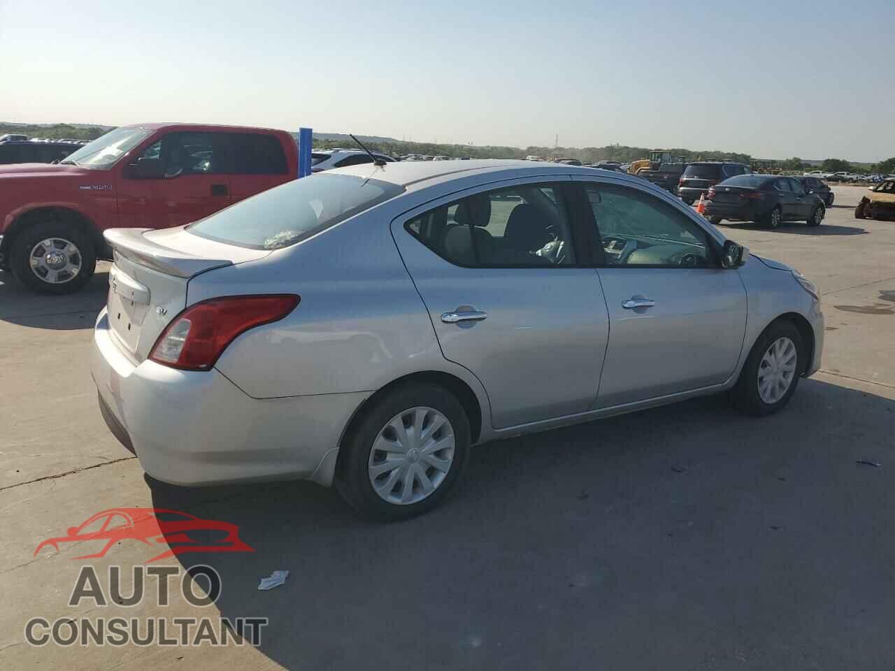 NISSAN VERSA 2018 - 3N1CN7APXJK398978