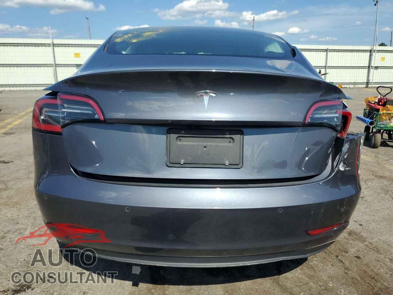 TESLA MODEL 3 2019 - 5YJ3E1EA2KF311147