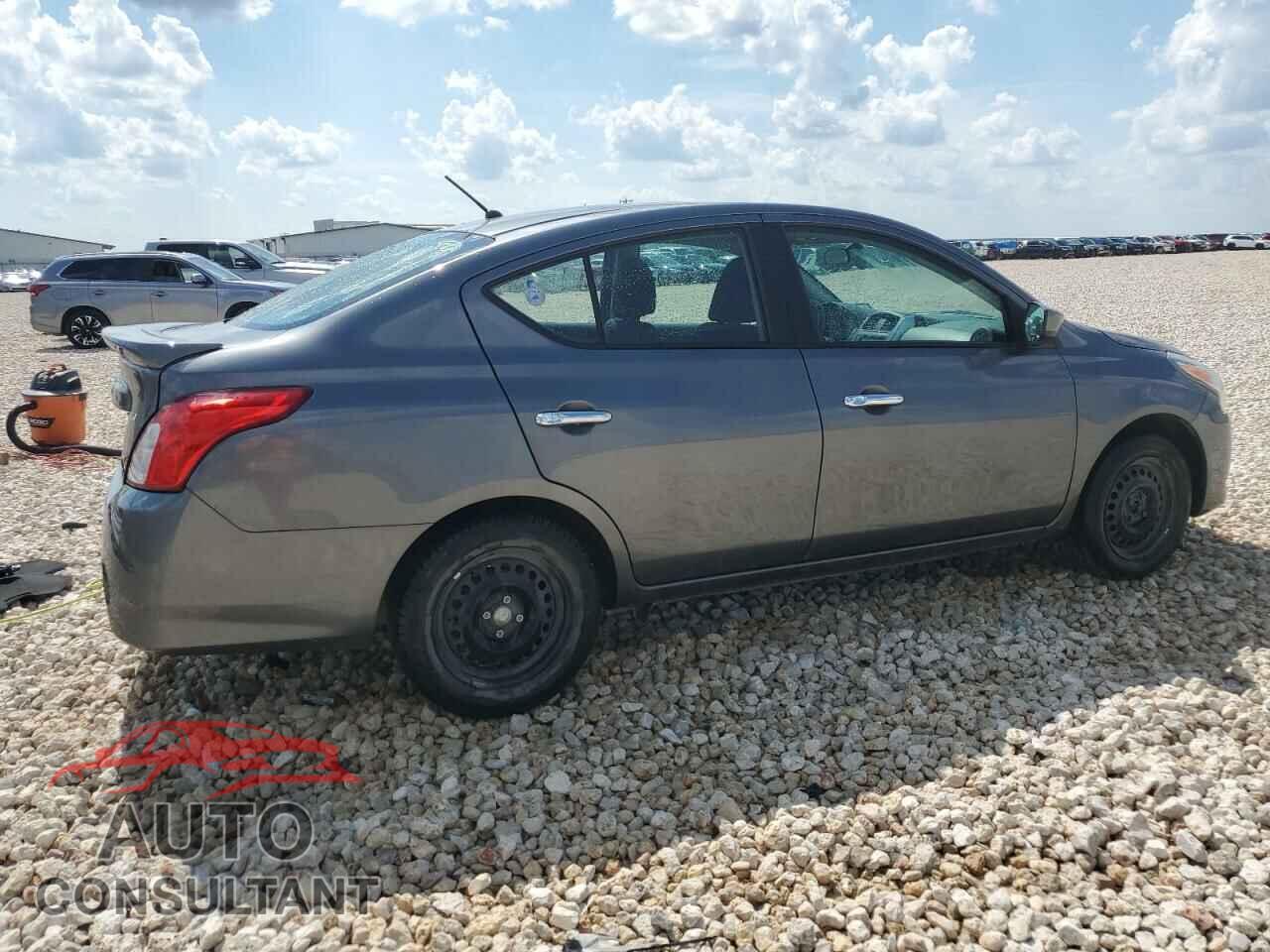 NISSAN VERSA 2019 - 3N1CN7AP3KL862740