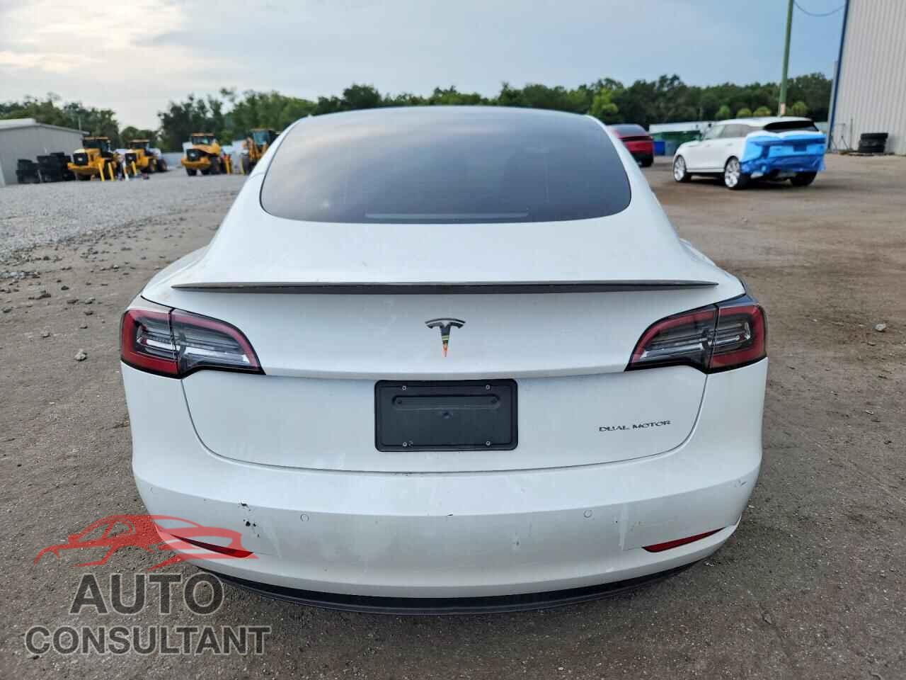 TESLA MODEL 3 2022 - 5YJ3E1EBXNF239580