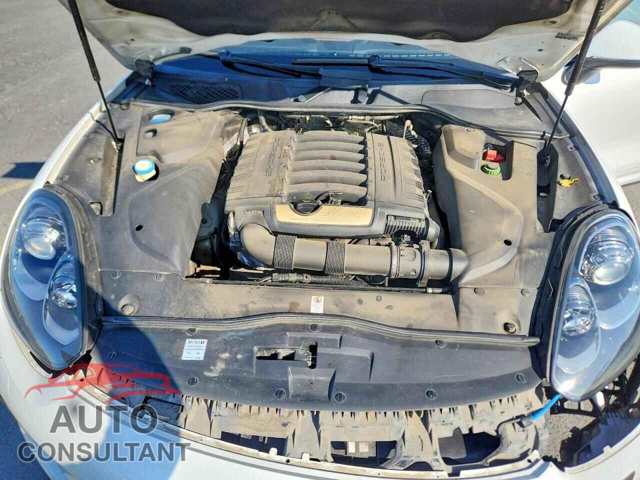 PORSCHE CAYENNE 2018 - WP1AA2A23JKA03492