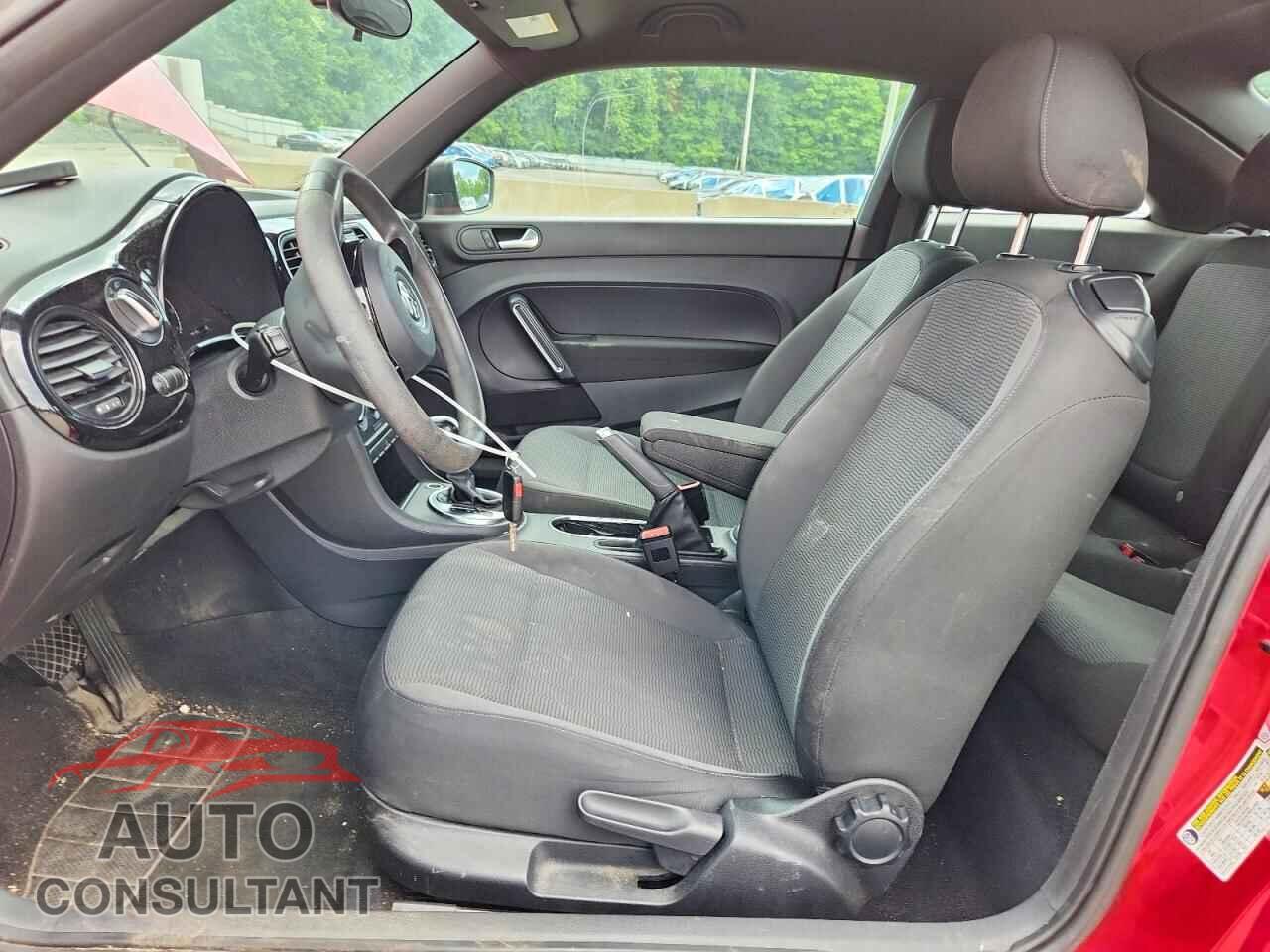 VOLKSWAGEN BEETLE 2014 - 3VWF17AT9EM656496