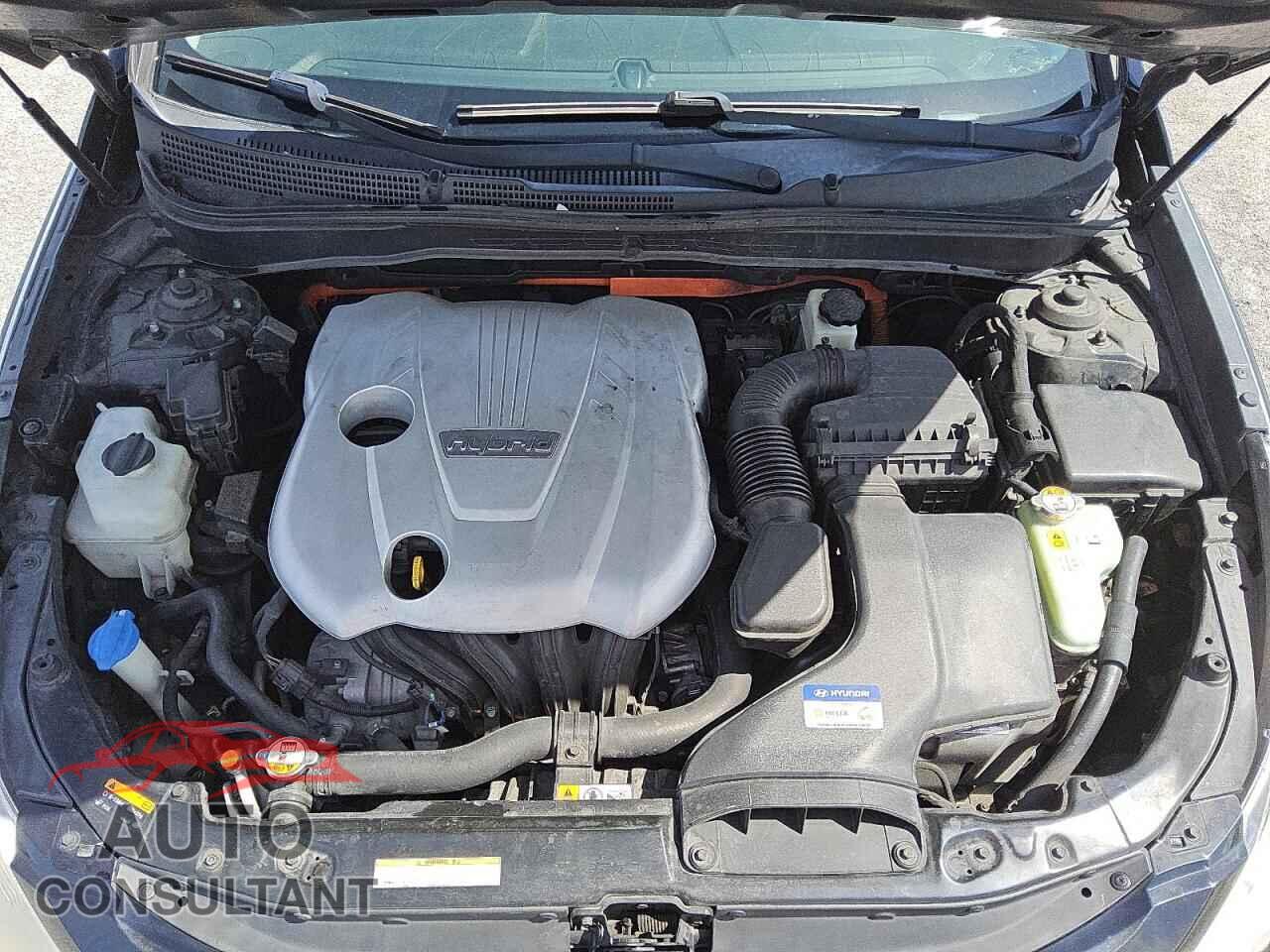 HYUNDAI SONATA 2013 - KMHEC4A47DA094329