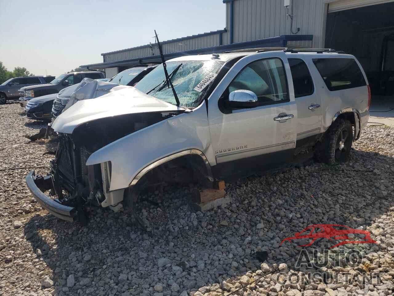 CHEVROLET SUBURBAN 2013 - 1GNSKJE75DR263110