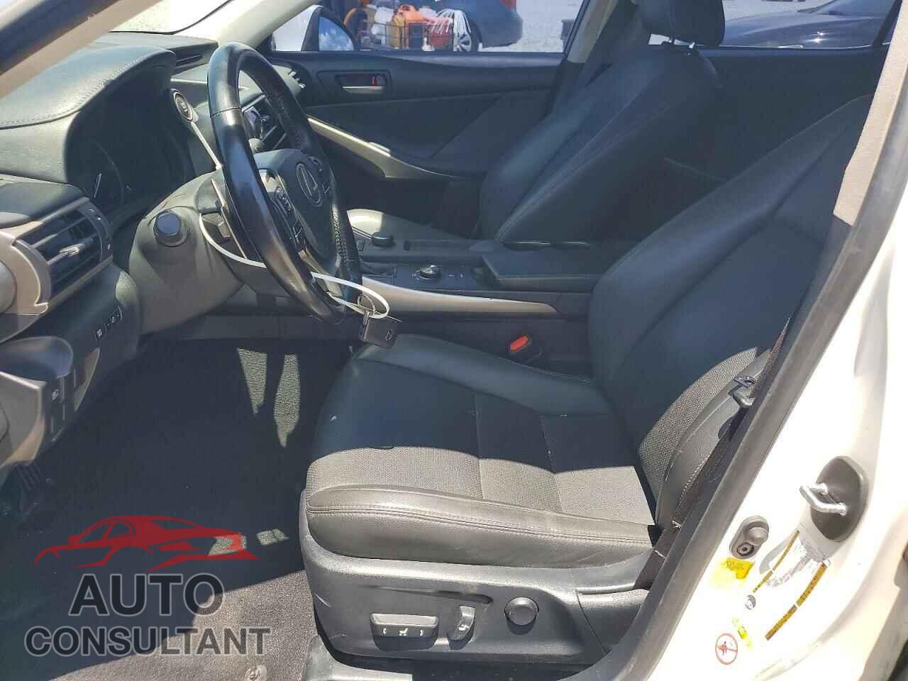 LEXUS IS 2017 - JTHBA1D20H5053513