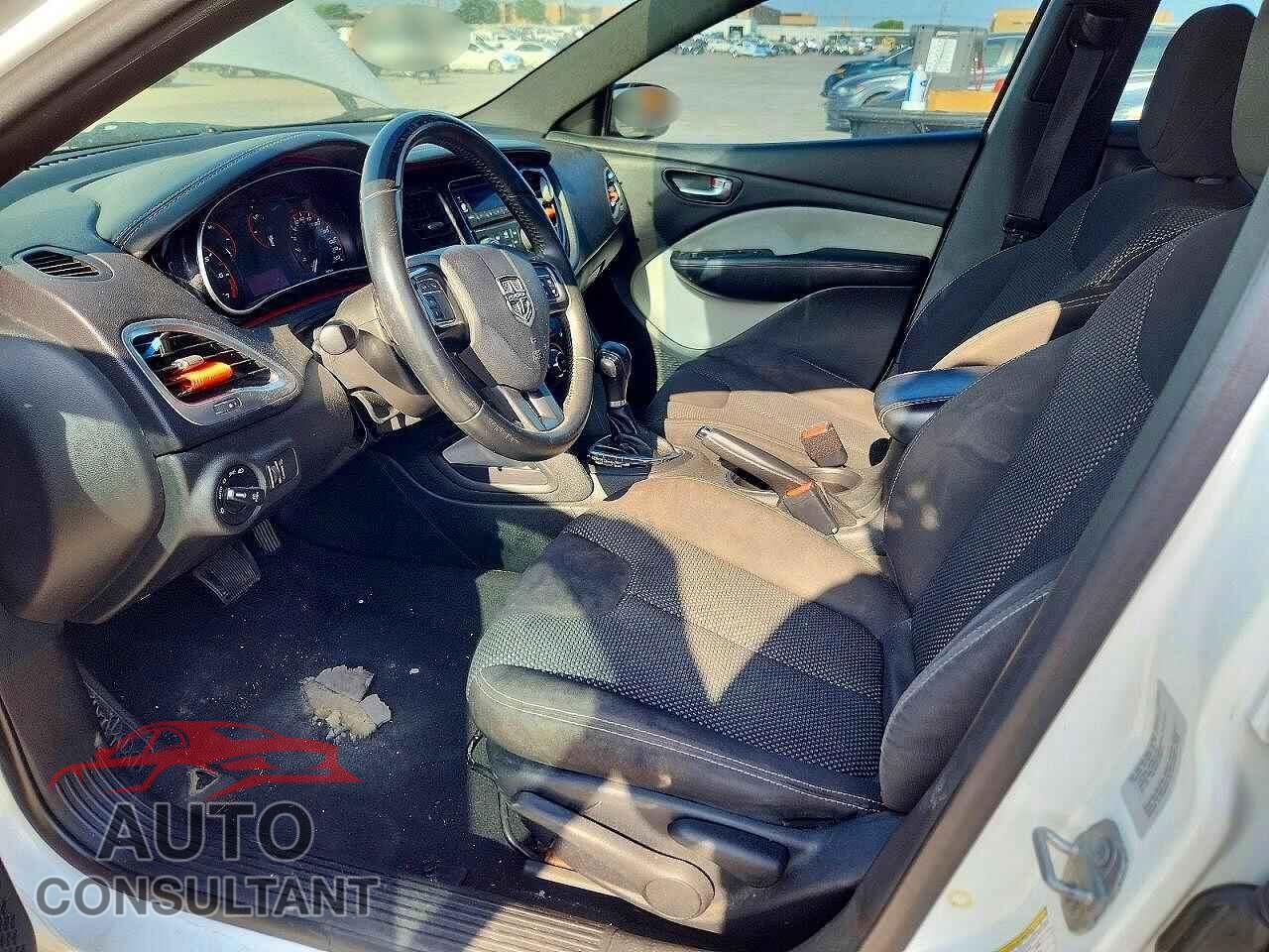 DODGE DART 2015 - 1C3CDFBB7FD407001