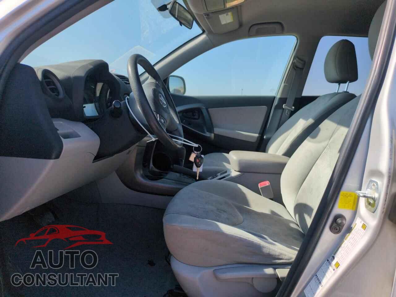 TOYOTA RAV4 2012 - 2T3BF4DV8CW179876
