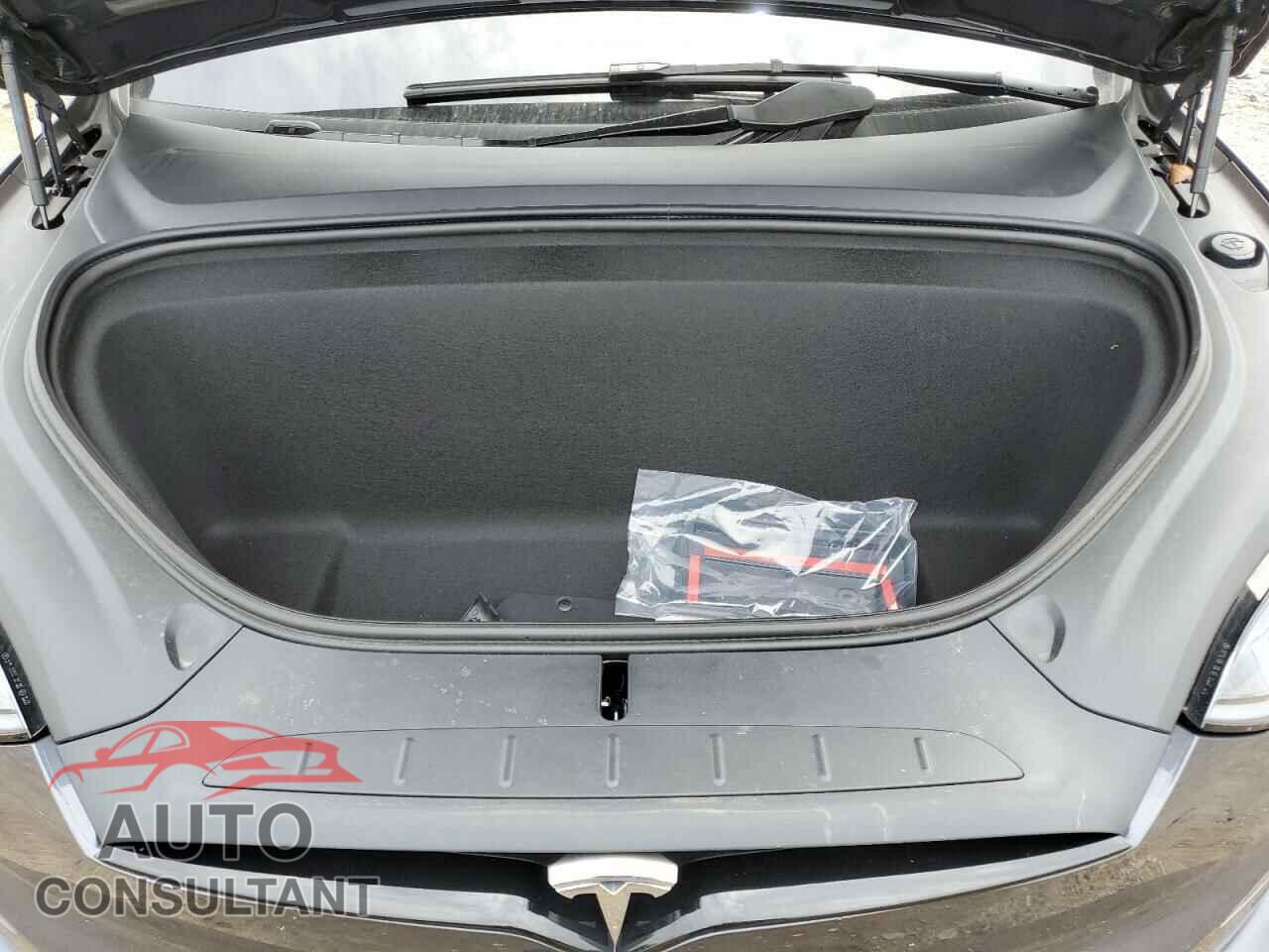 TESLA MODEL X 2023 - 7SAXCBE66PF412954