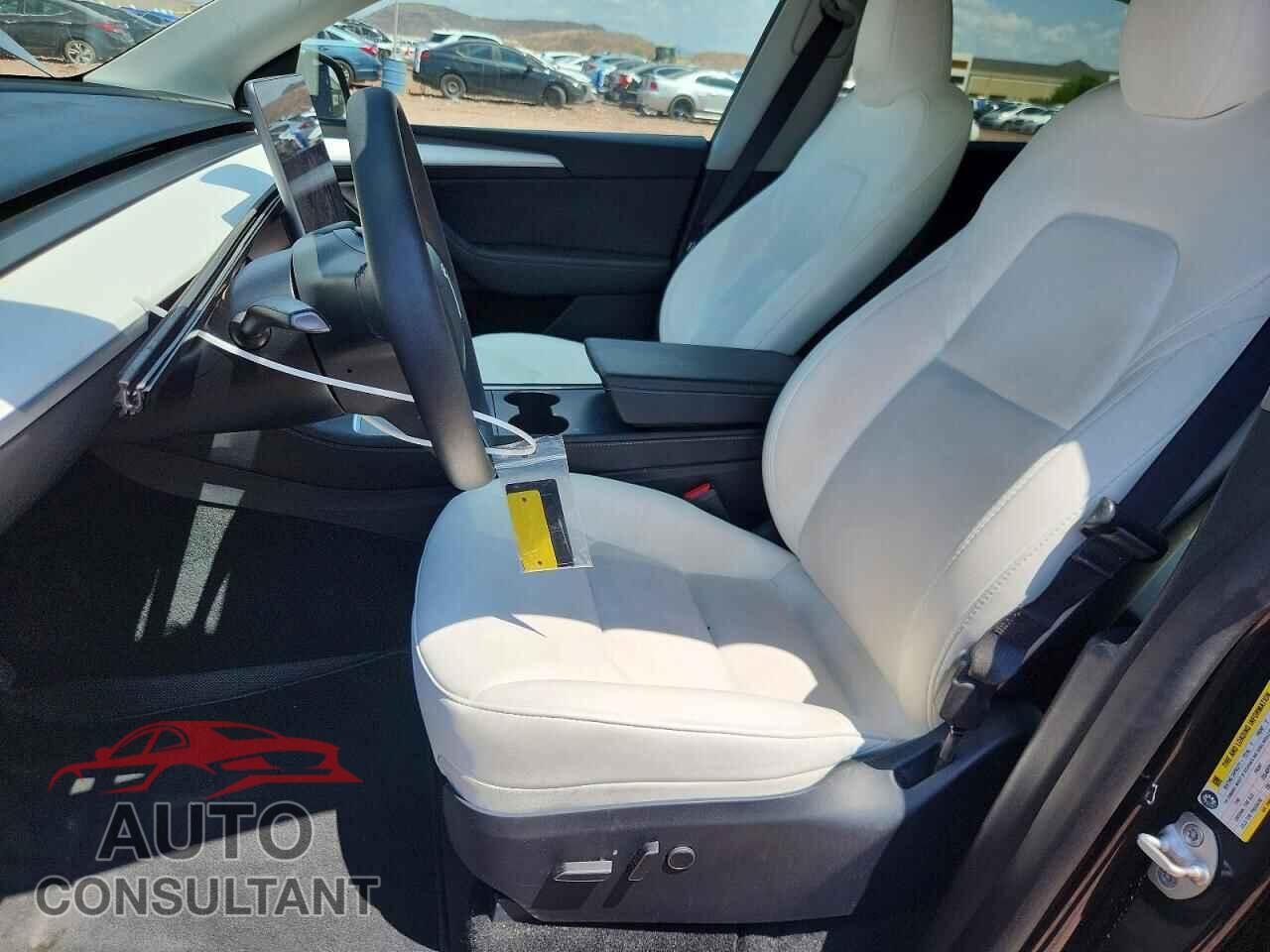 TESLA MODEL Y 2024 - 7SAYGAEEXRF021318