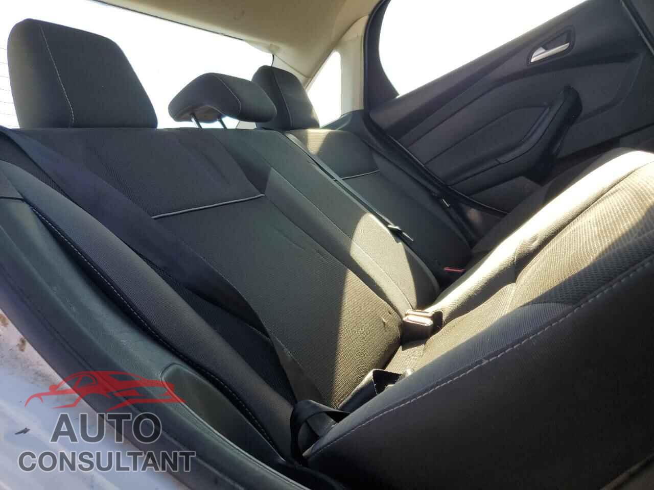 FORD FOCUS 2012 - 1FAHP3F22CL458933