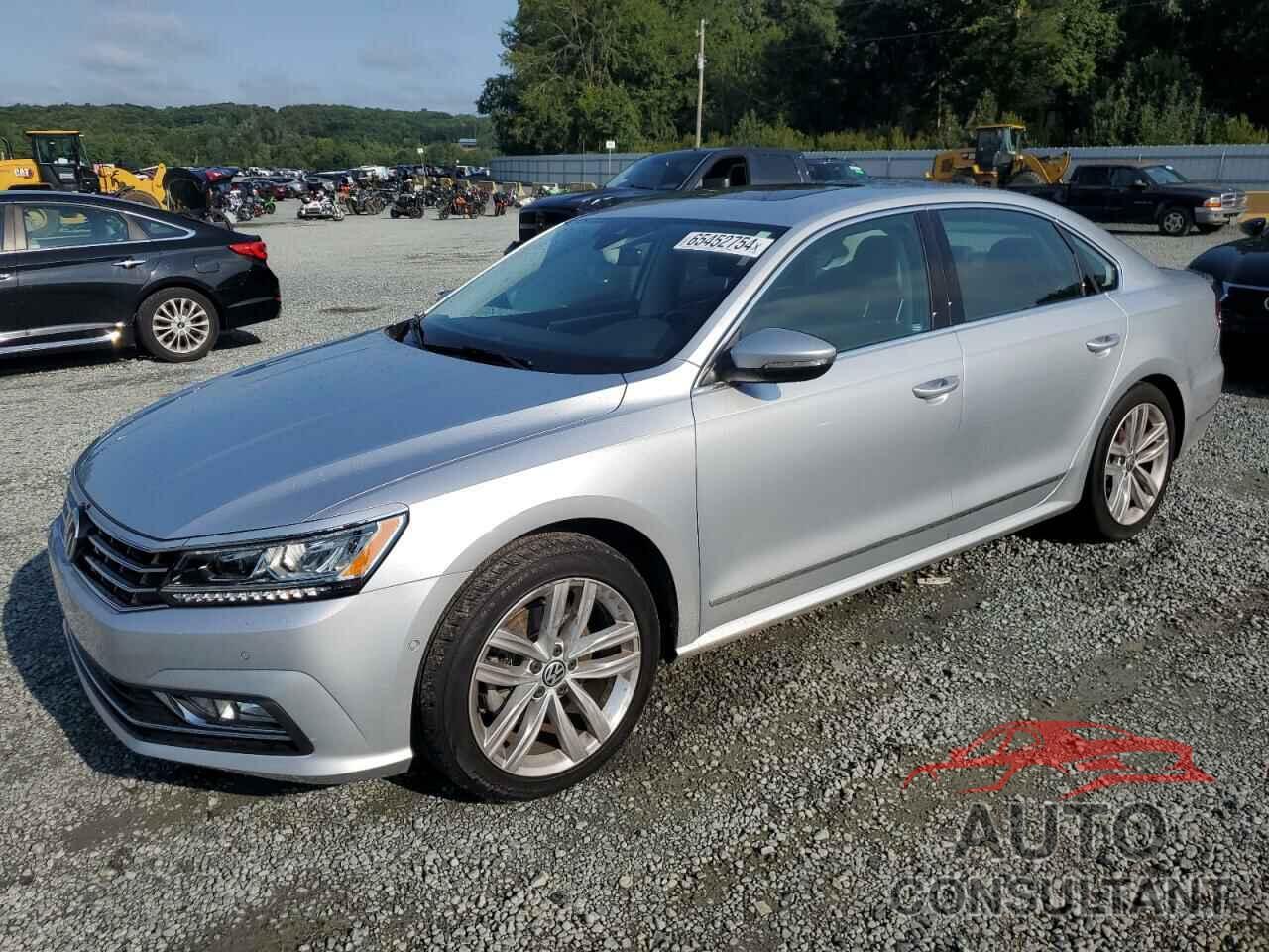 VOLKSWAGEN PASSAT 2018 - 1VWCA7A35JC022729