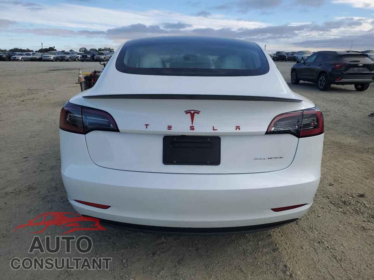 TESLA MODEL 3 2023 - 5YJ3E1EB0PF603945