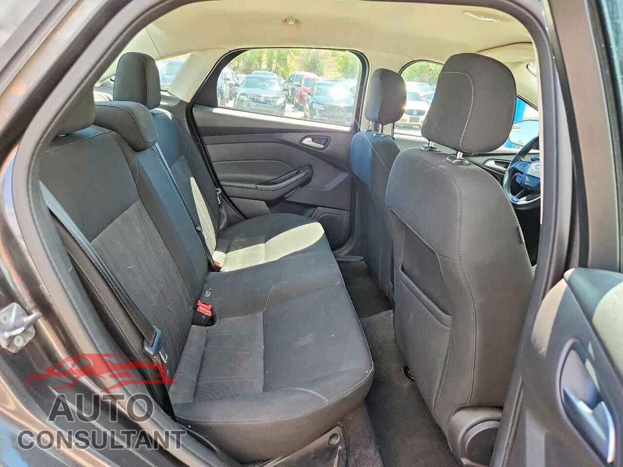 FORD FOCUS 2018 - 1FADP3F21JL272490