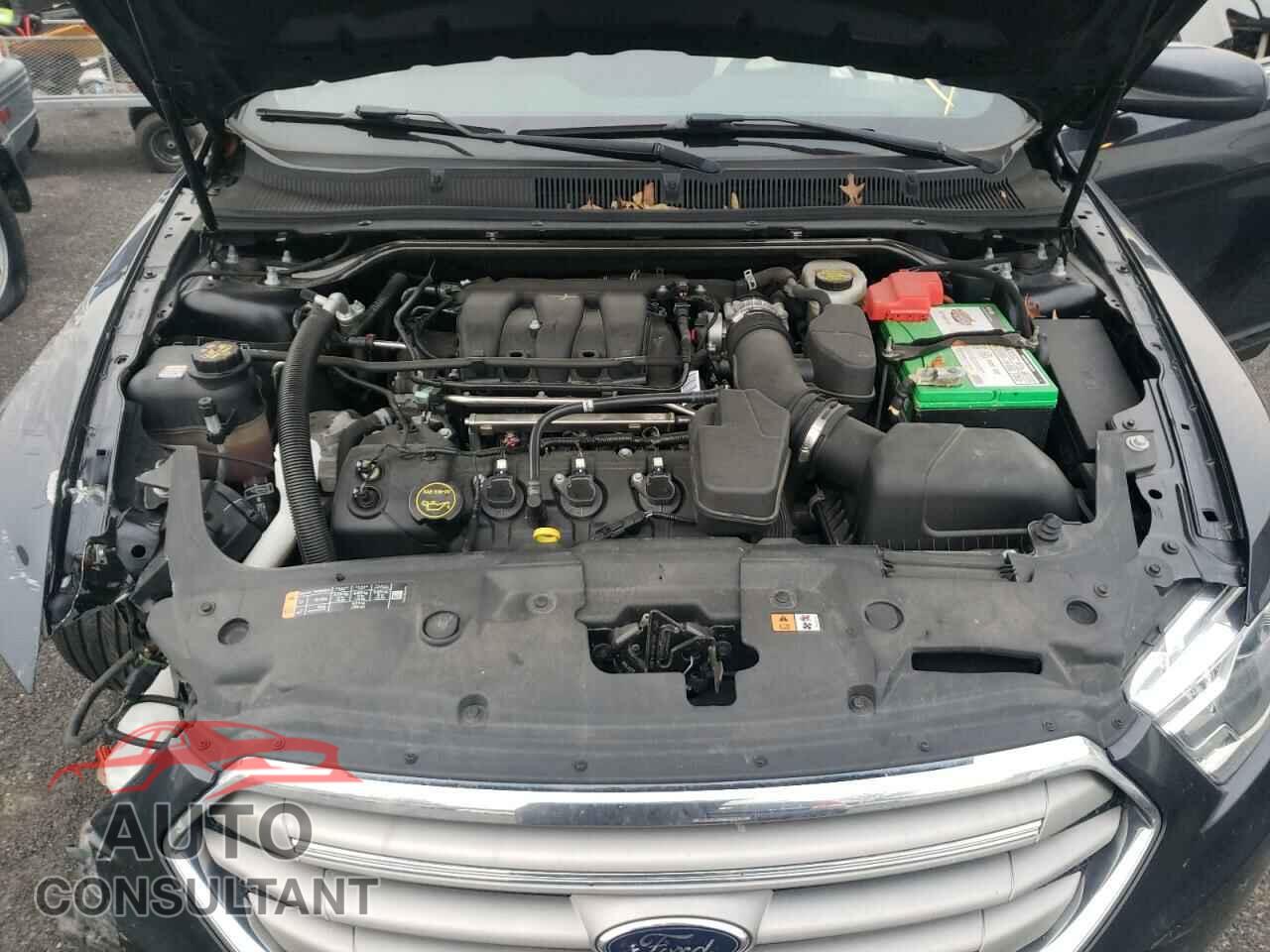 FORD TAURUS 2017 - 1FAHP2E89HG127637