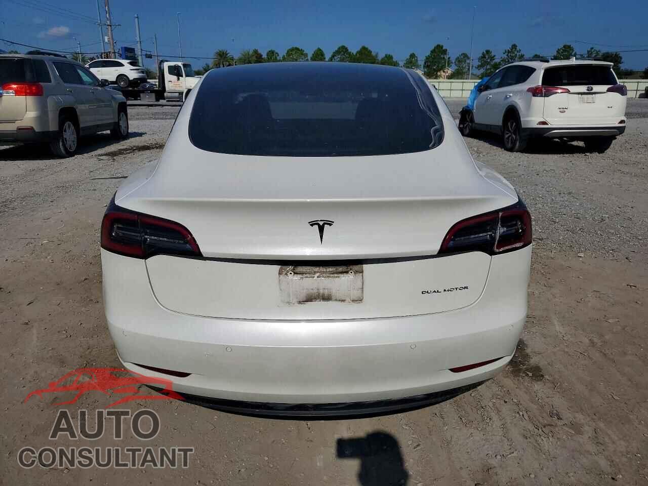 TESLA MODEL 3 2021 - 5YJ3E1EB6MF992702