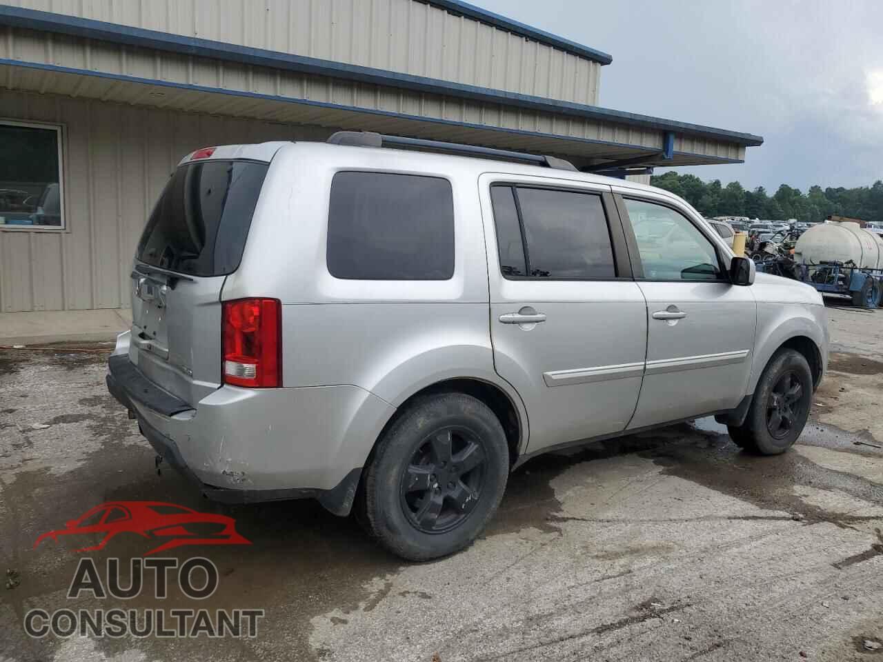 HONDA PILOT 2011 - 5FNYF4H56BB090980