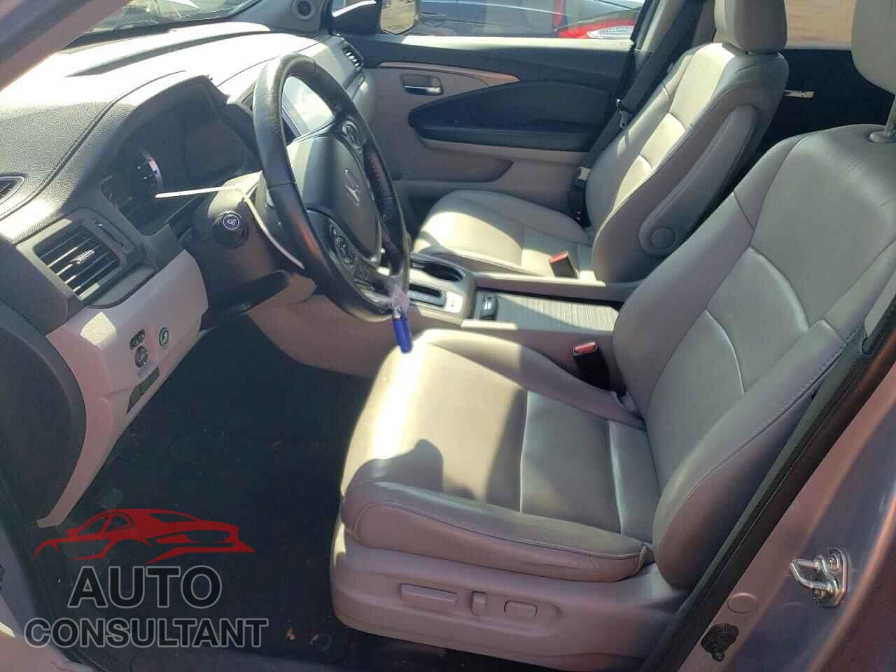 HONDA PILOT 2017 - 5FNYF6H59HB090444