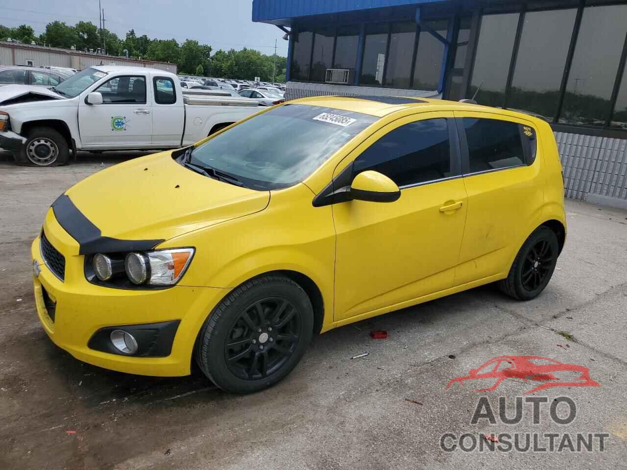 CHEVROLET SONIC 2015 - 1G1JC6SB2F4208775