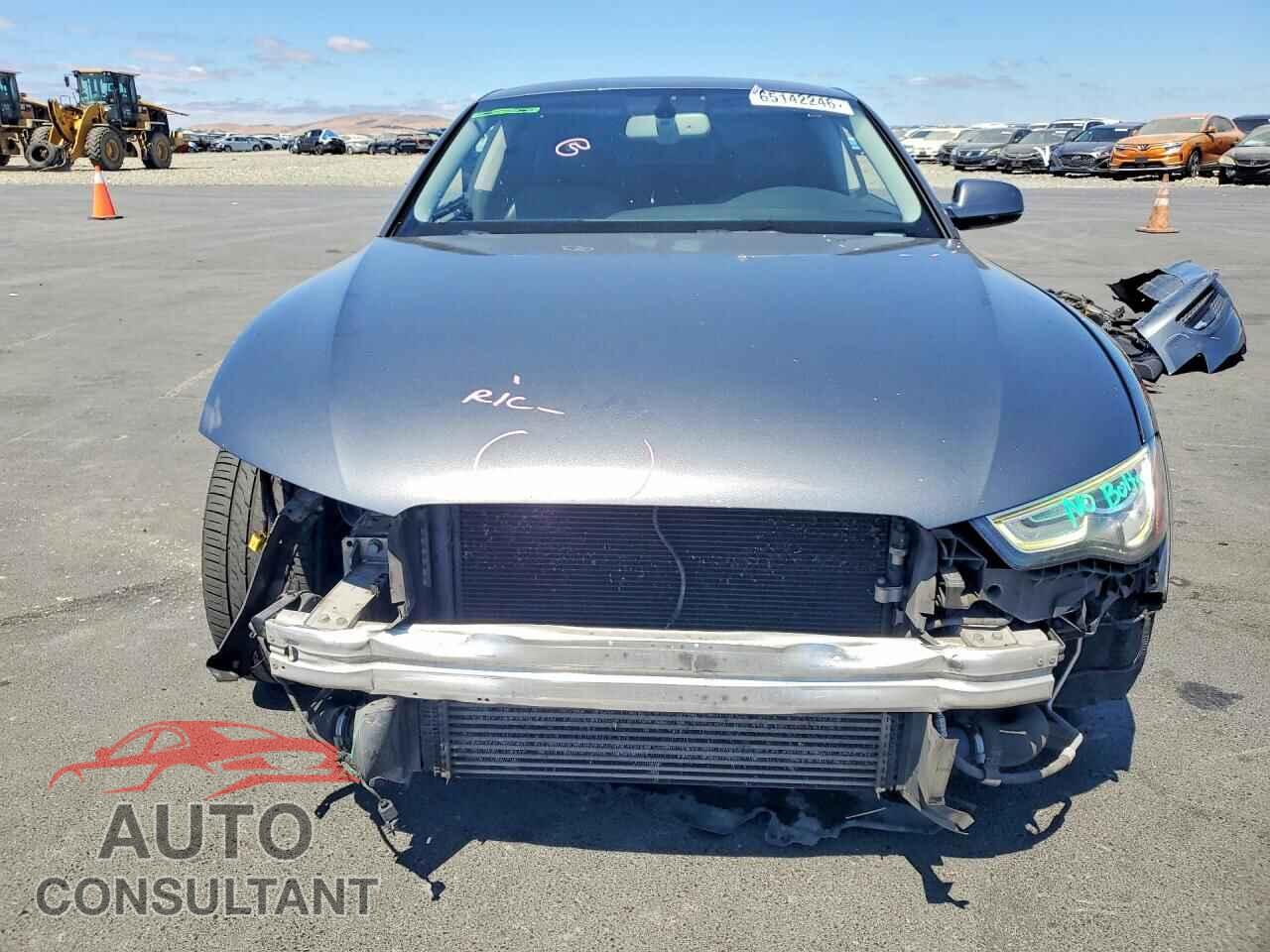 AUDI A5 2014 - WAULFAFR1EA060911