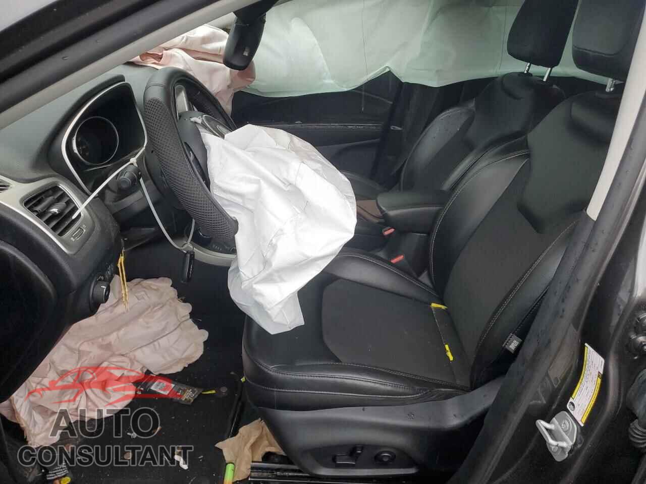 JEEP COMPASS 2018 - 3C4NJDBB4JT284505