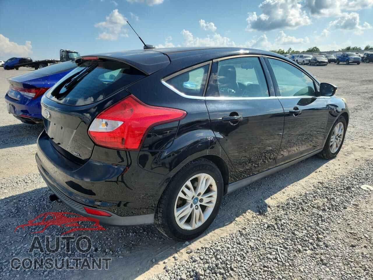 FORD FOCUS 2012 - 1FAHP3M29CL256142