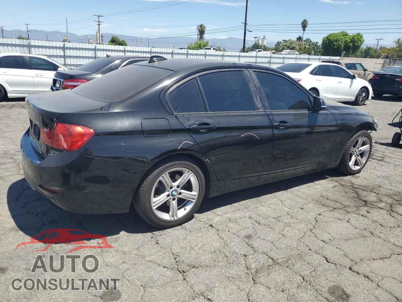 BMW 3 SERIES 2012 - WBA3C1C54CF433370