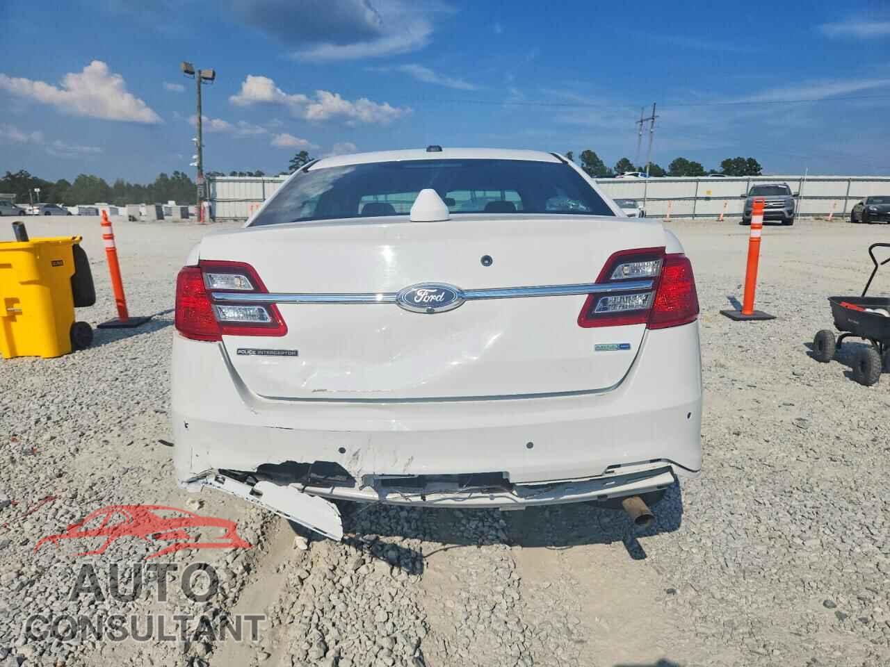 FORD TAURUS 2018 - 1FAHP2MK7JG142477