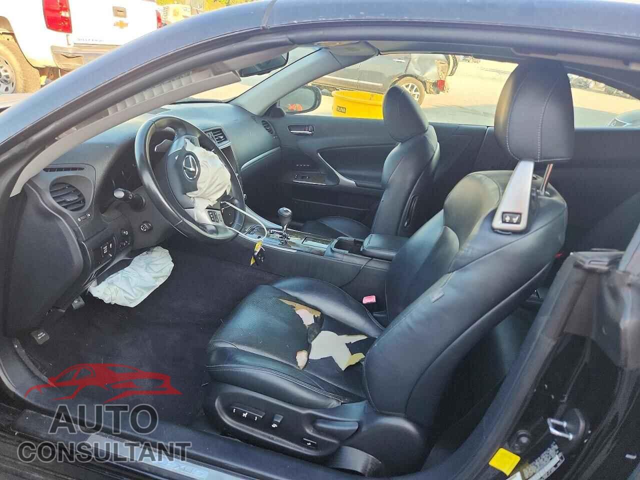 LEXUS IS 2014 - JTHFF2C22E2529896