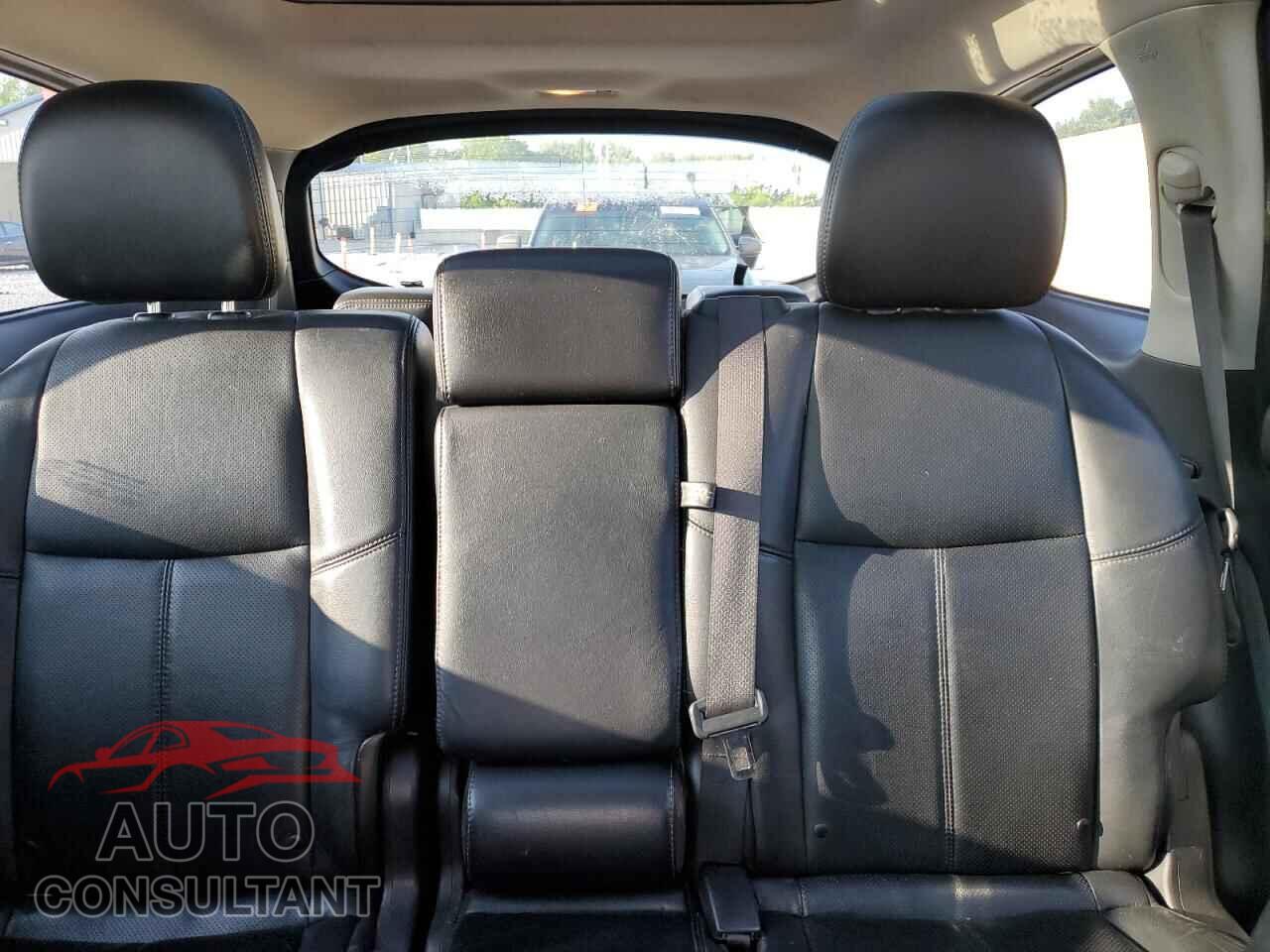 NISSAN PATHFINDER 2013 - 5N1AR2MM3DC623065