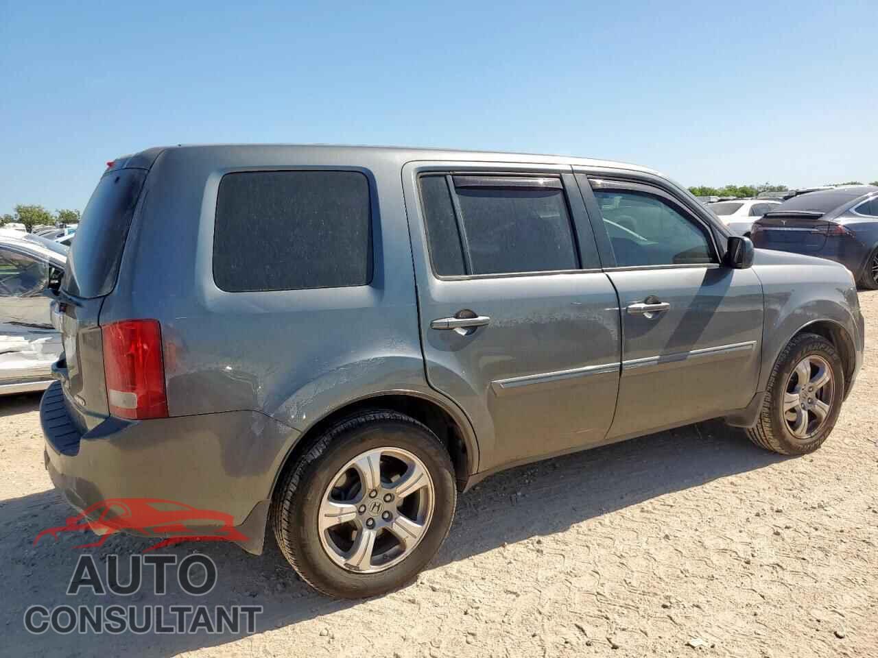 HONDA PILOT 2013 - 5FNYF4H57DB003526