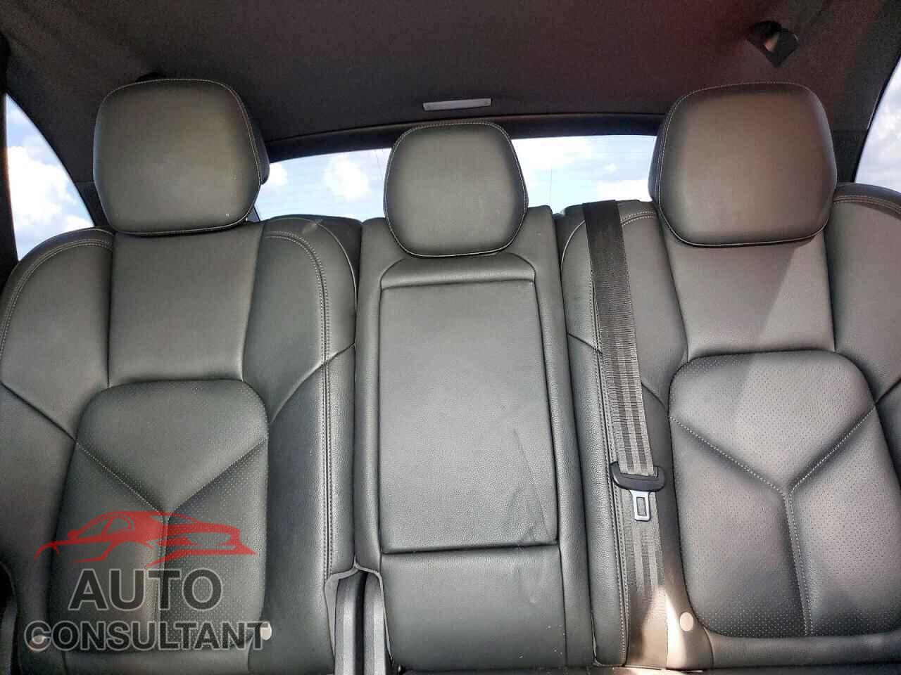 PORSCHE CAYENNE 2015 - WP1AB2A20FLA56701