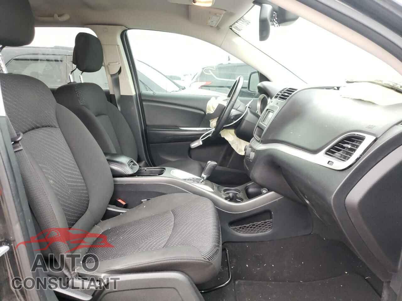 DODGE JOURNEY 2018 - 3C4PDCBG7JT525317