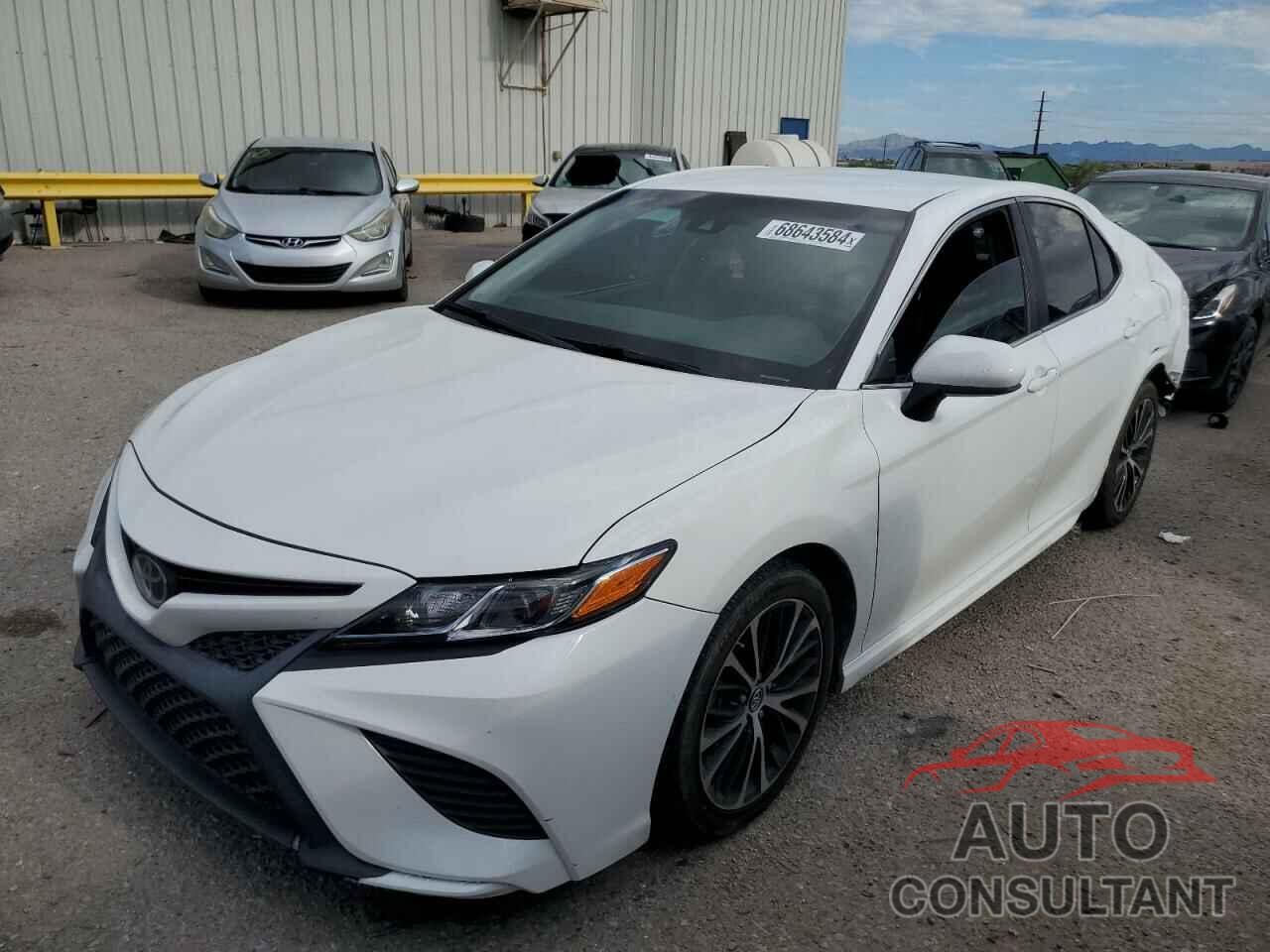 TOYOTA CAMRY 2018 - 4T1B11HK7JU620528