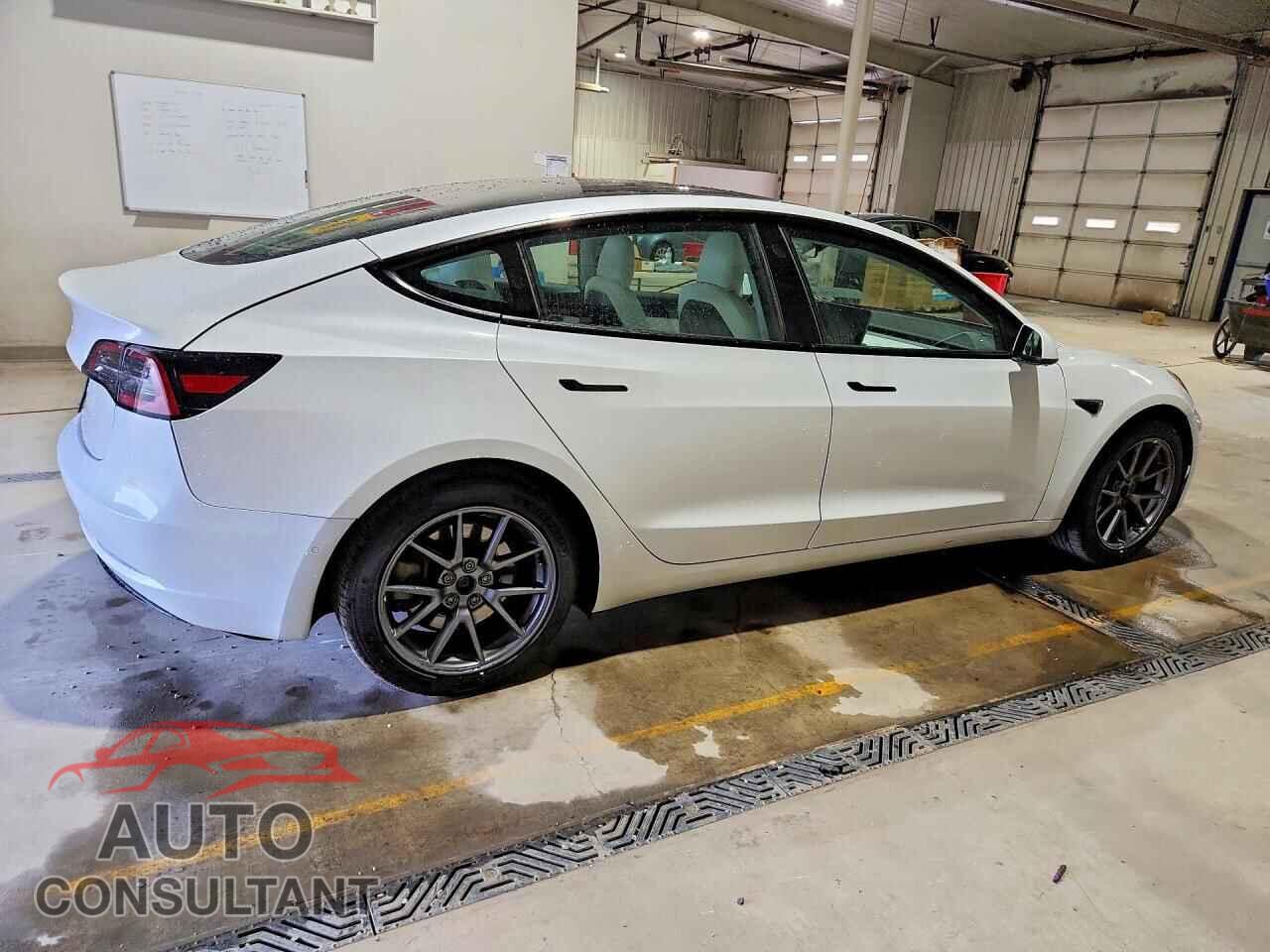 TESLA MODEL 3 2021 - 5YJ3E1EAXMF851817