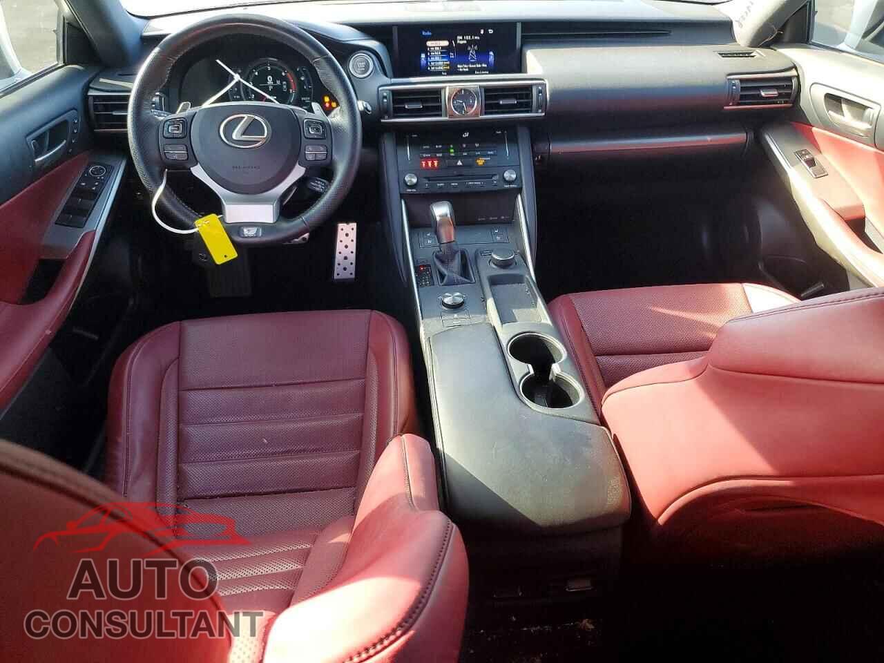 LEXUS IS 2018 - JTHBA1D26J5069592