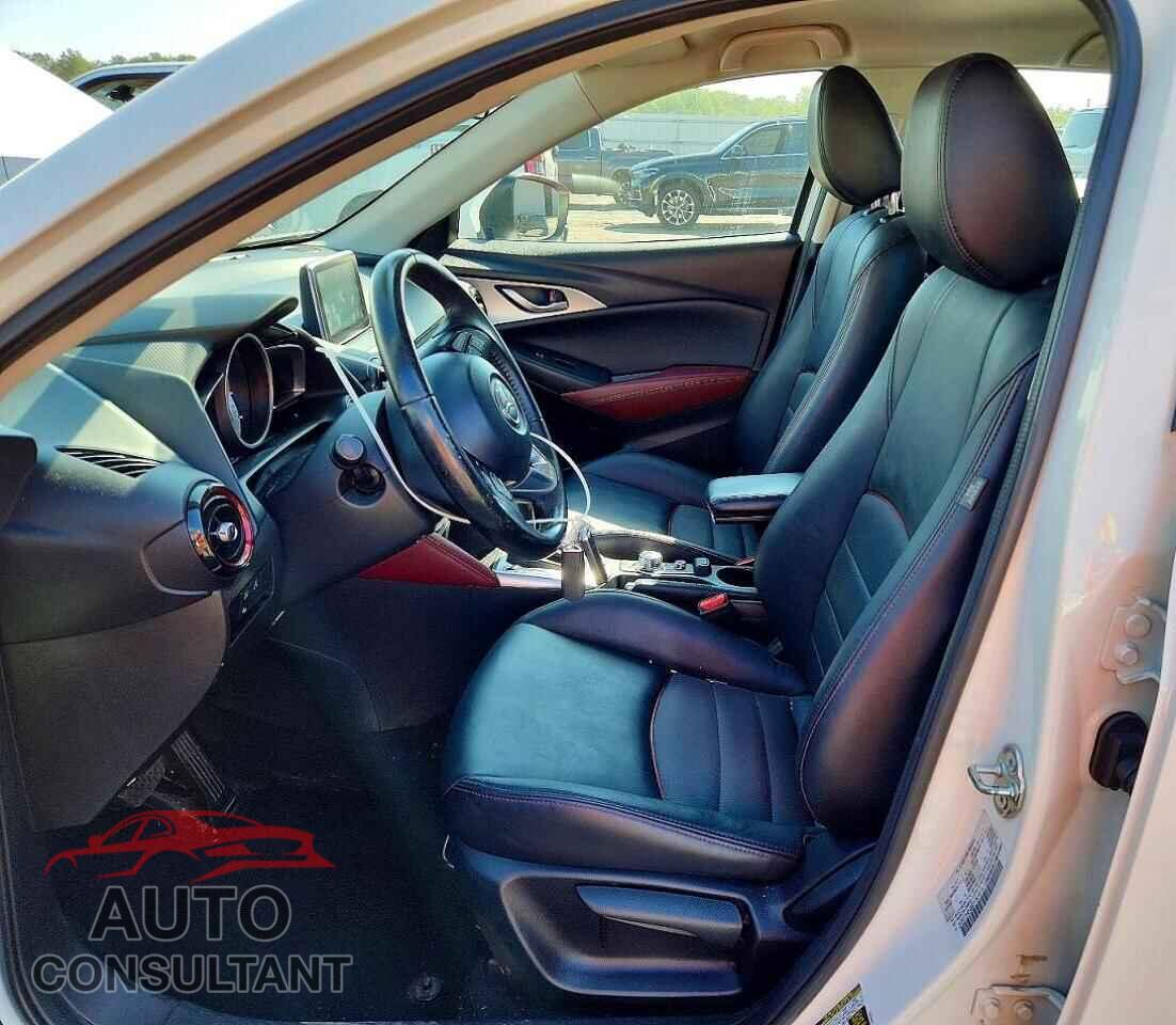 MAZDA CX-3 2017 - JM1DKFC7XH0146697