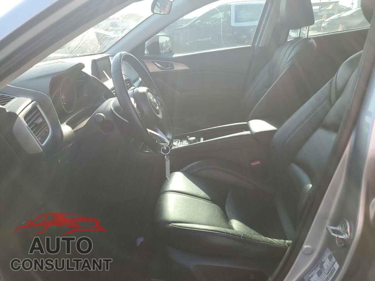 MAZDA 3 2018 - 3MZBN1L39JM207018