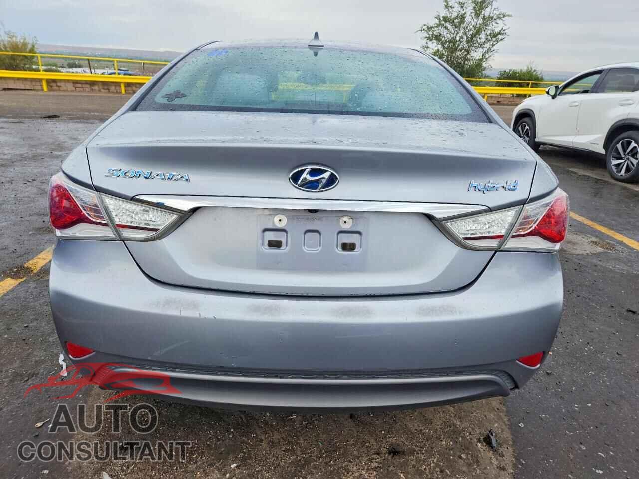 HYUNDAI SONATA 2015 - KMHEC4A41FA128686