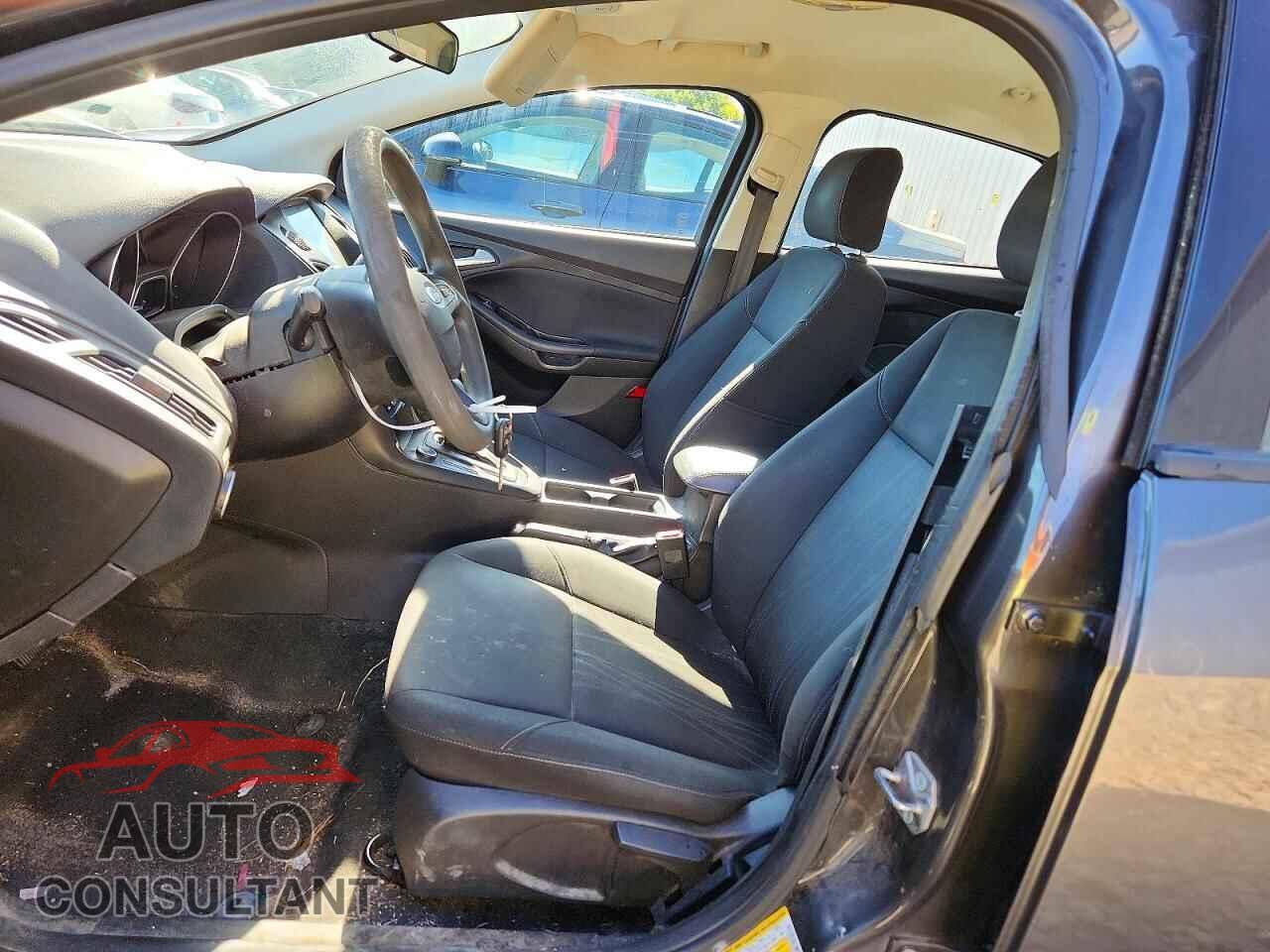 FORD FOCUS 2015 - 1FADP3F22FL263207