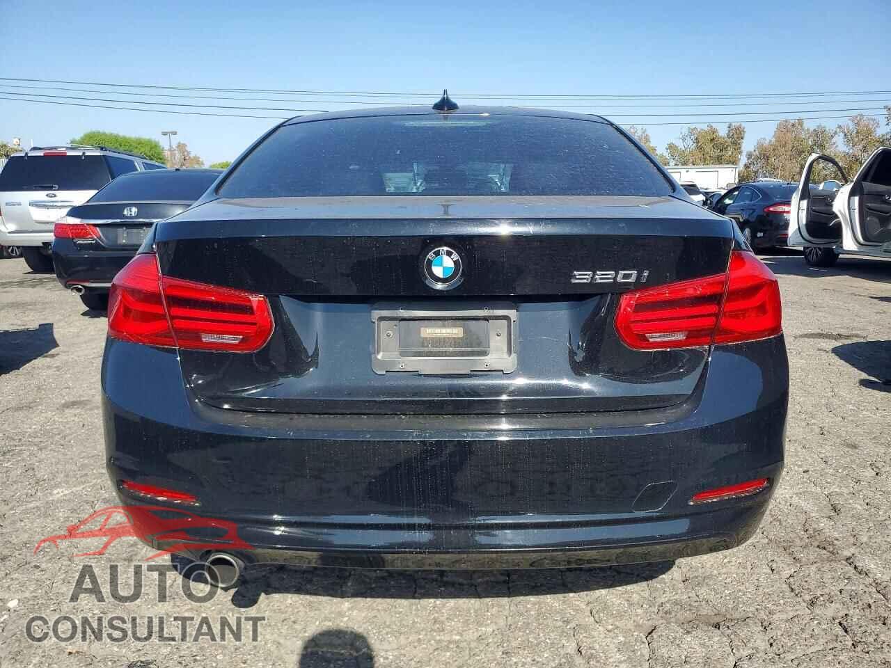 BMW 3 SERIES 2017 - WBA8A9C52HK620177