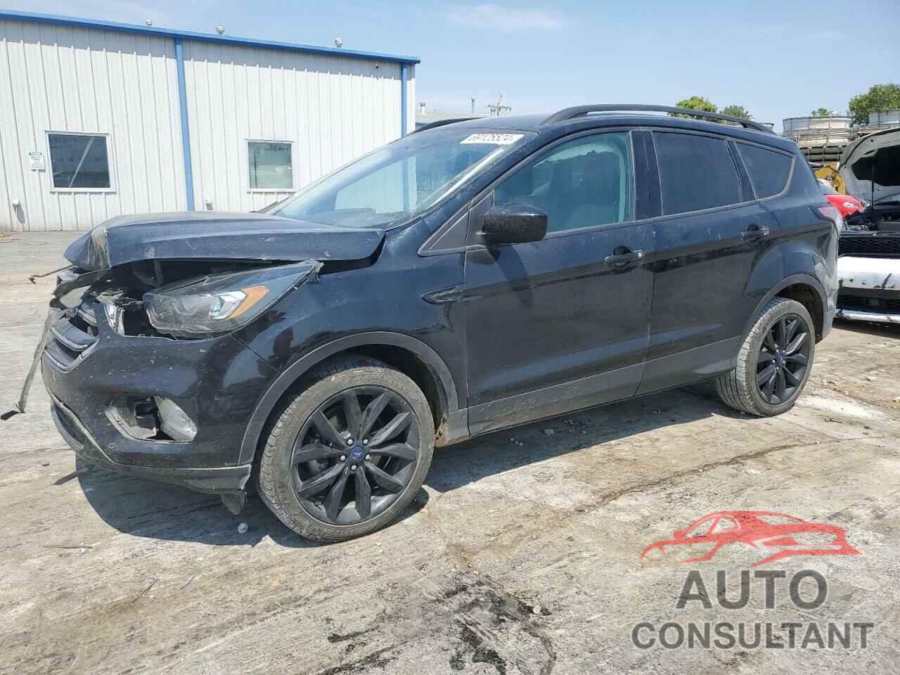 FORD ESCAPE 2018 - 1FMCU0GD6JUA63717