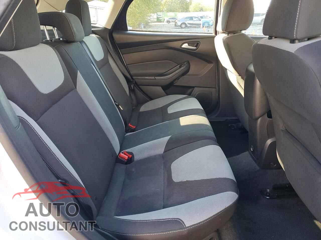 FORD FOCUS 2012 - 1FAHP3K29CL433386