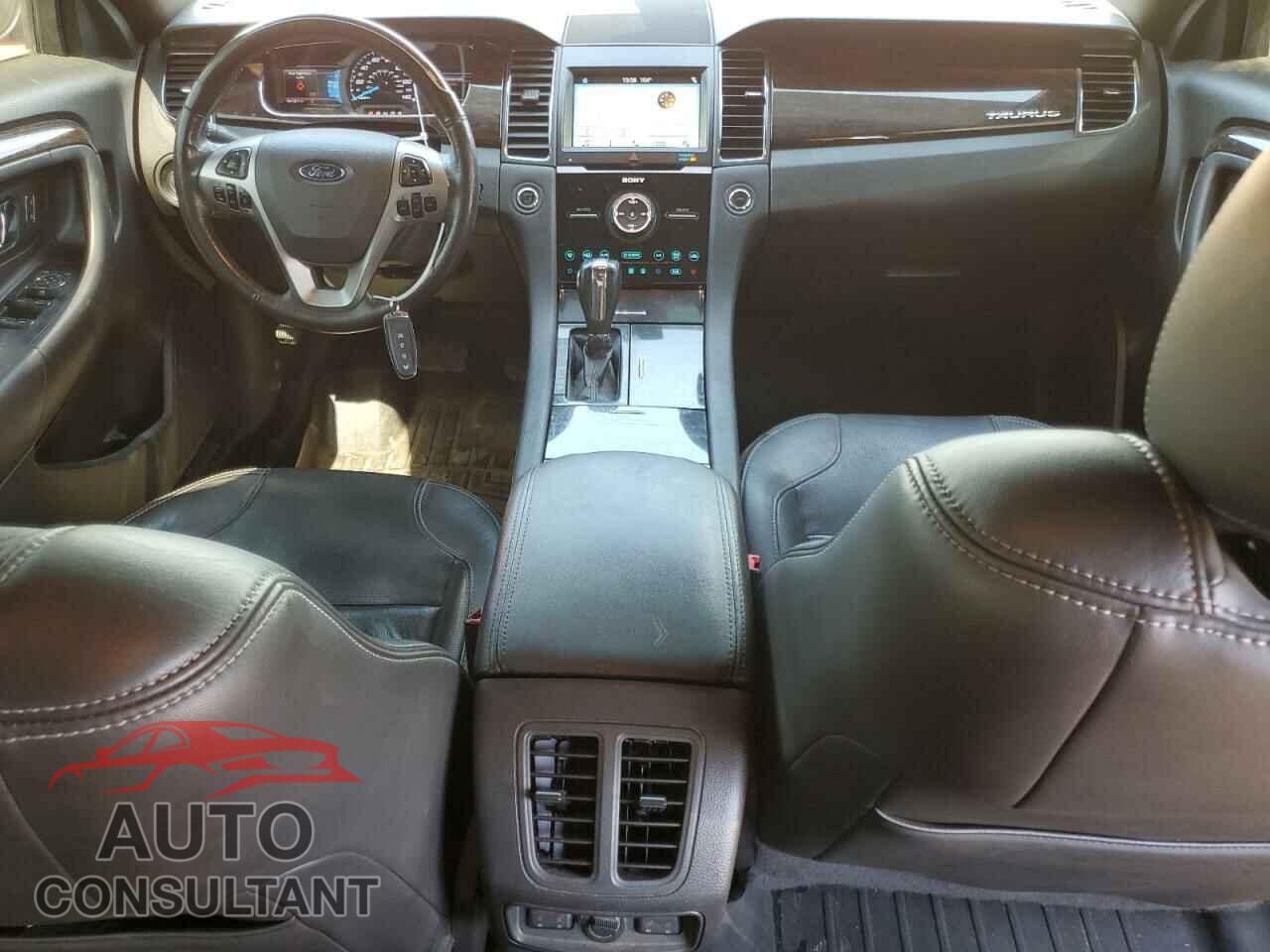FORD TAURUS 2017 - 1FAHP2F82HG117756