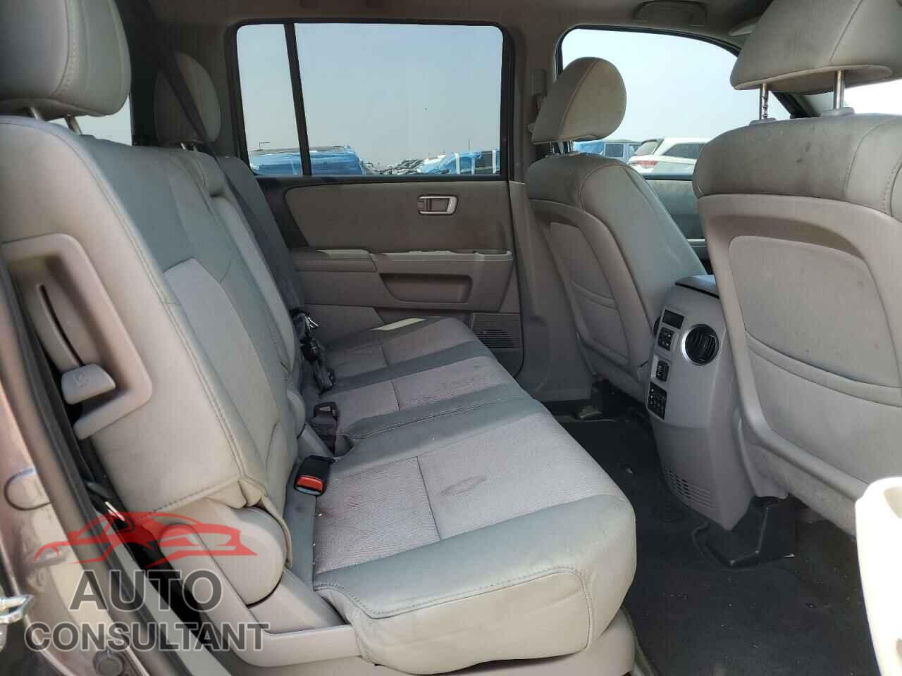 HONDA PILOT 2015 - 5FNYF3H39FB007329