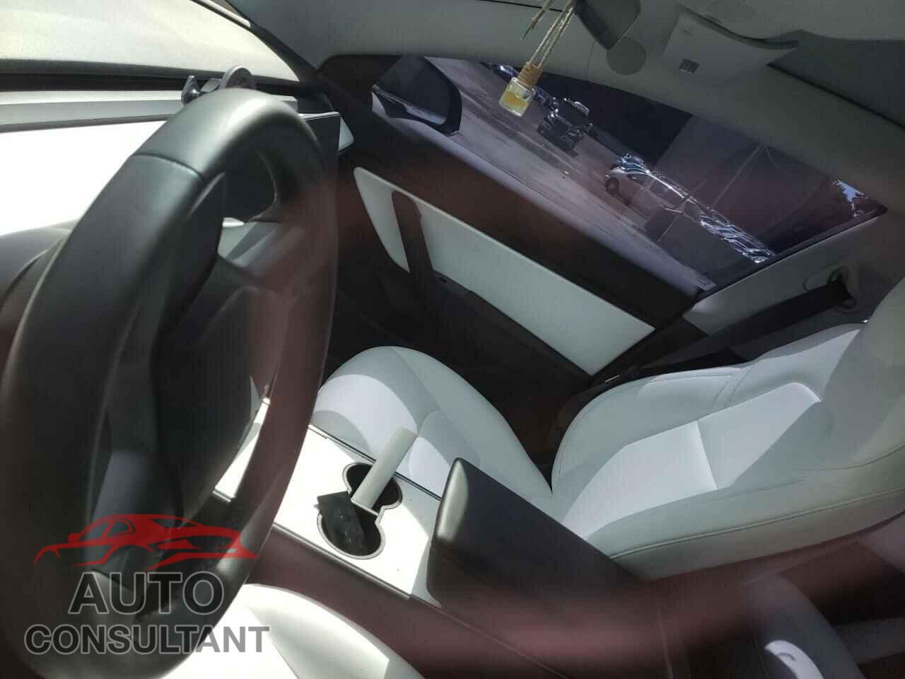 TESLA MODEL 3 2018 - 5YJ3E1EB2JF074196