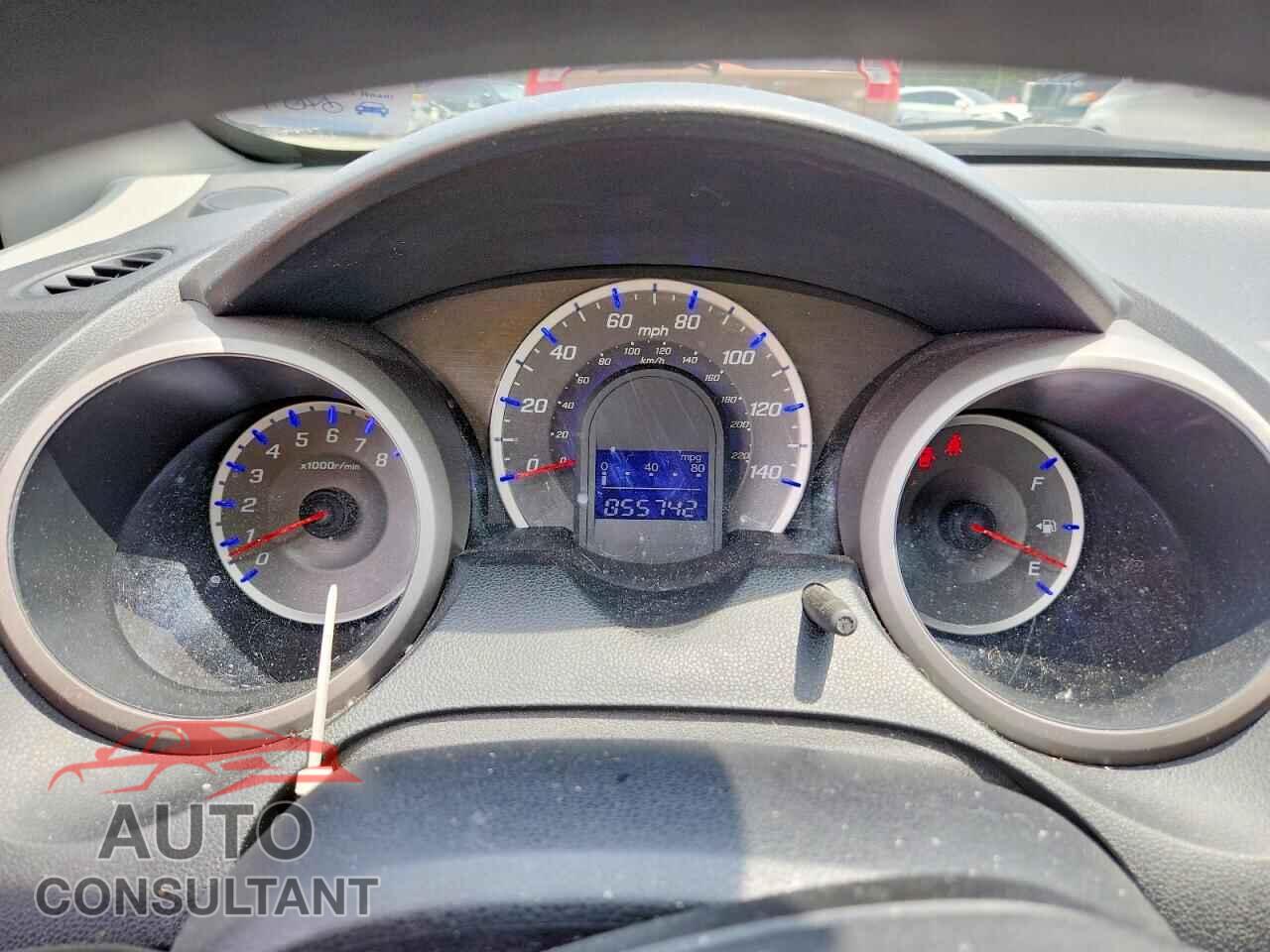 HONDA FIT 2011 - JHMGE8H38BC005704