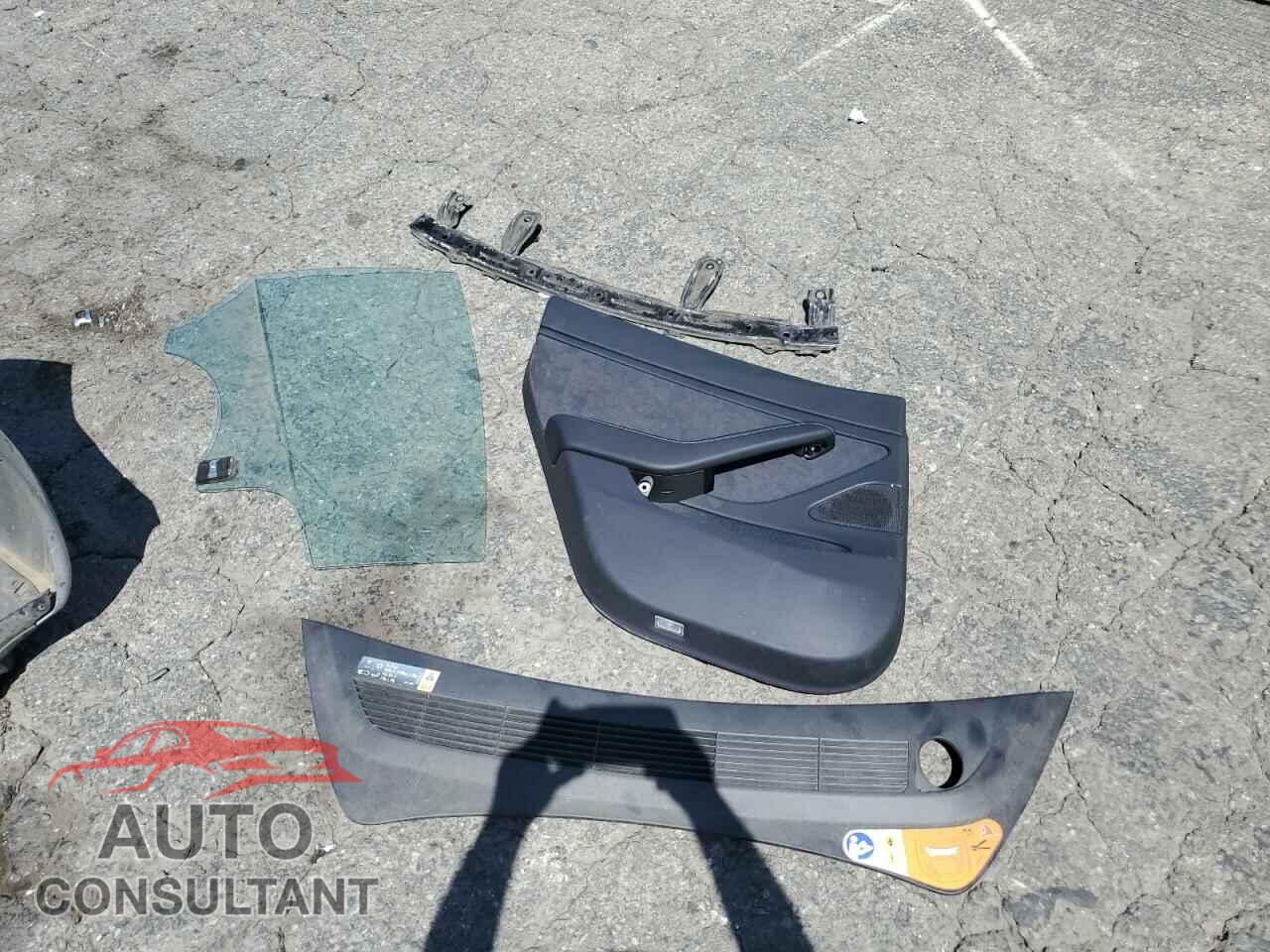 TESLA MODEL 3 2018 - 5YJ3E1EA7JF014289
