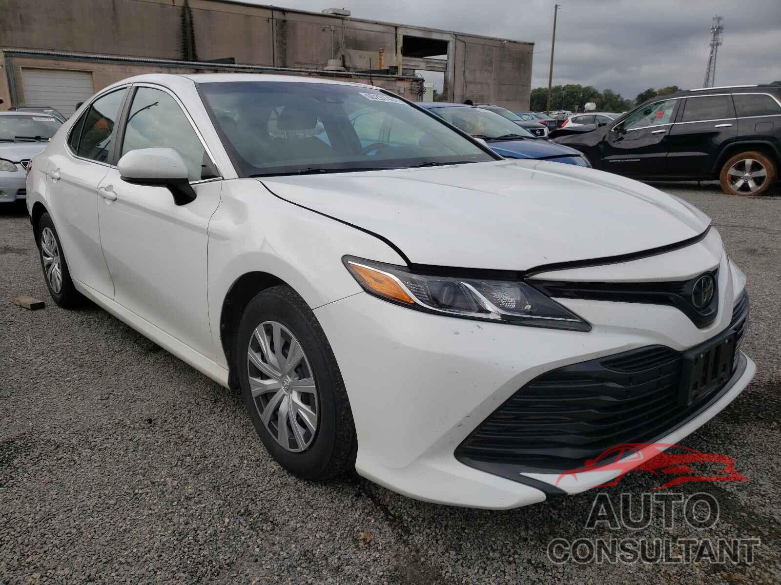 TOYOTA CAMRY 2018 - 4T1B11HK8JU597714