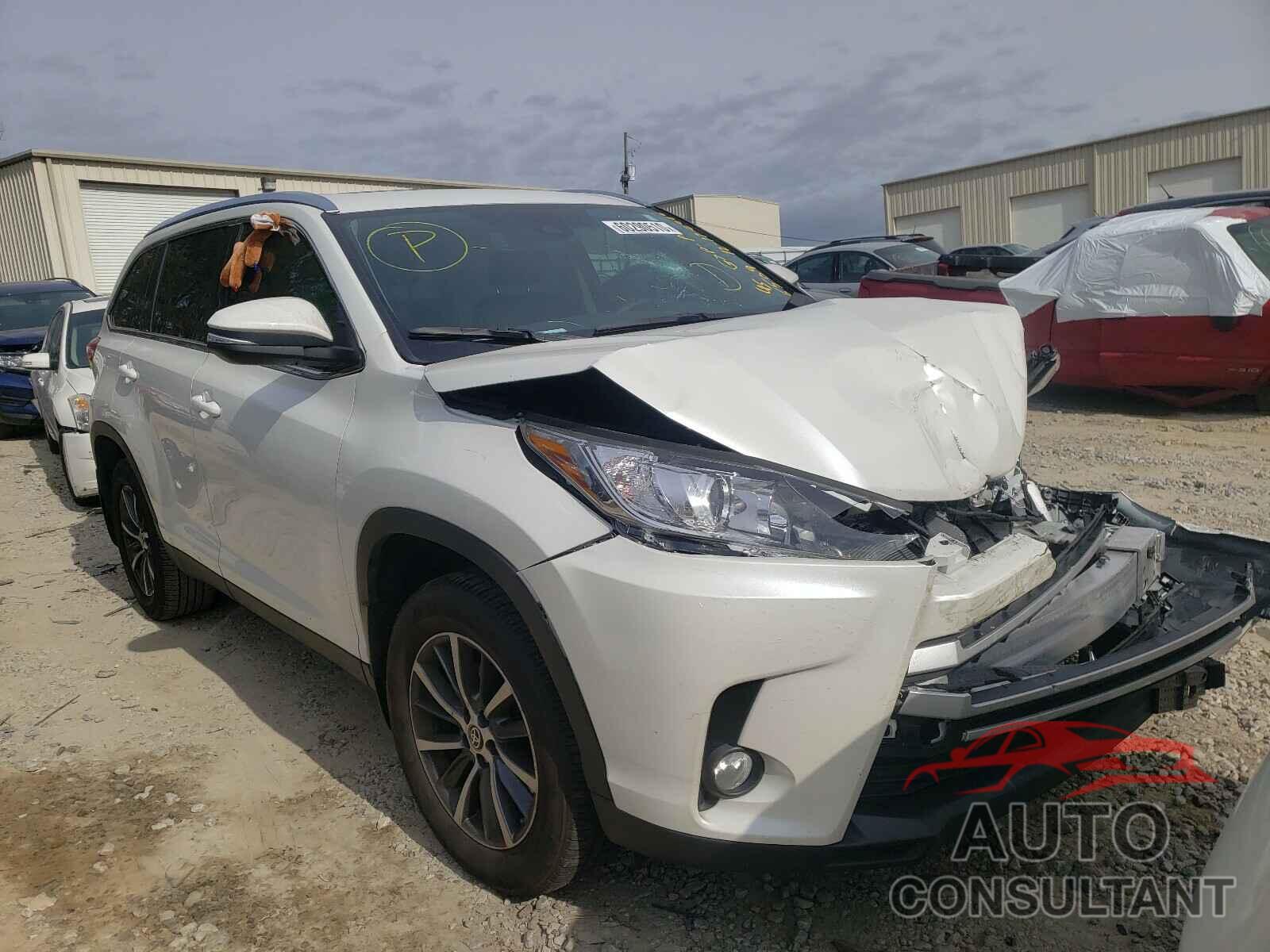 TOYOTA HIGHLANDER 2019 - 5TDJZRFH5KS626509