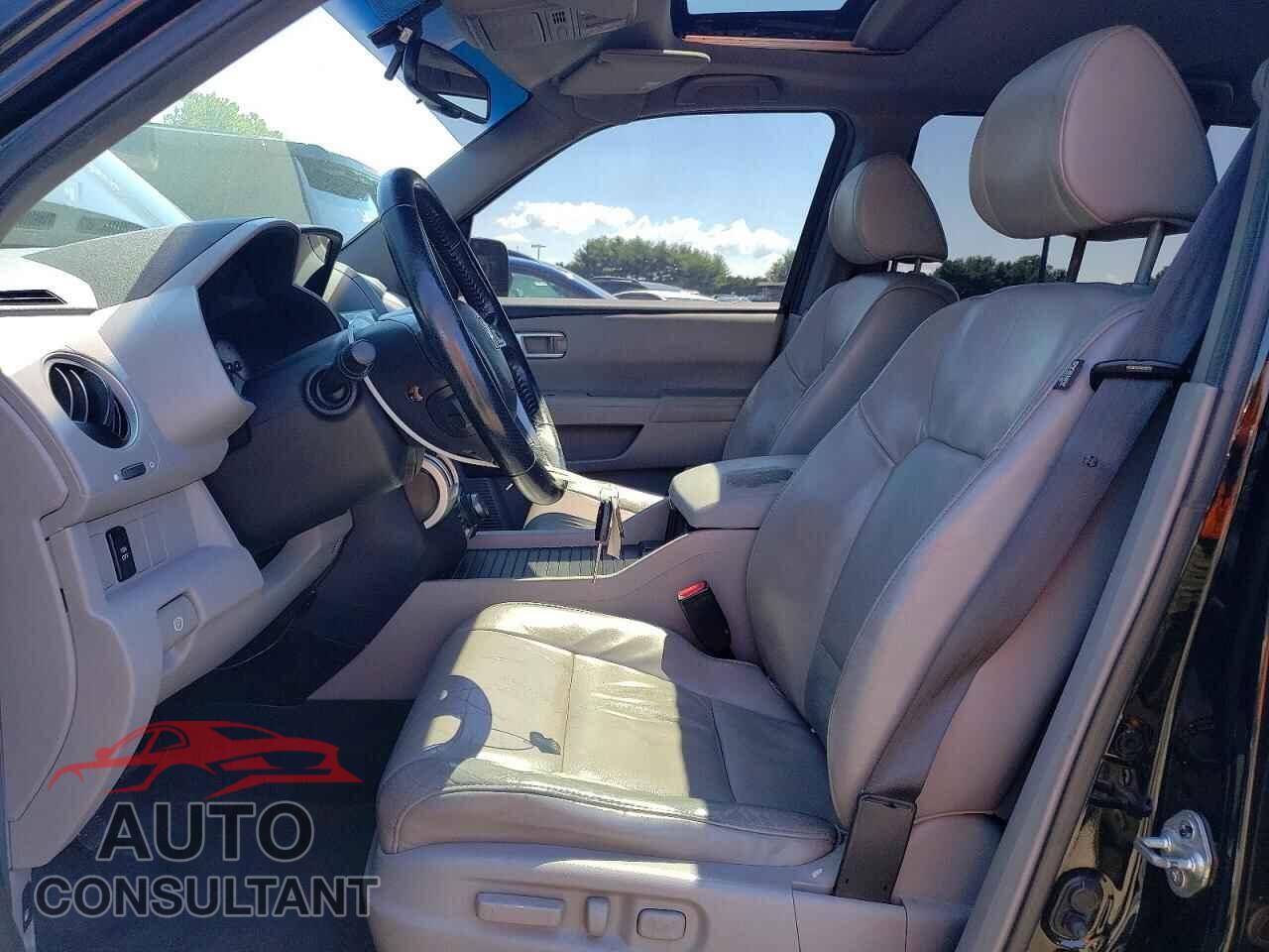 HONDA PILOT 2011 - 5FNYF4H71BB098308